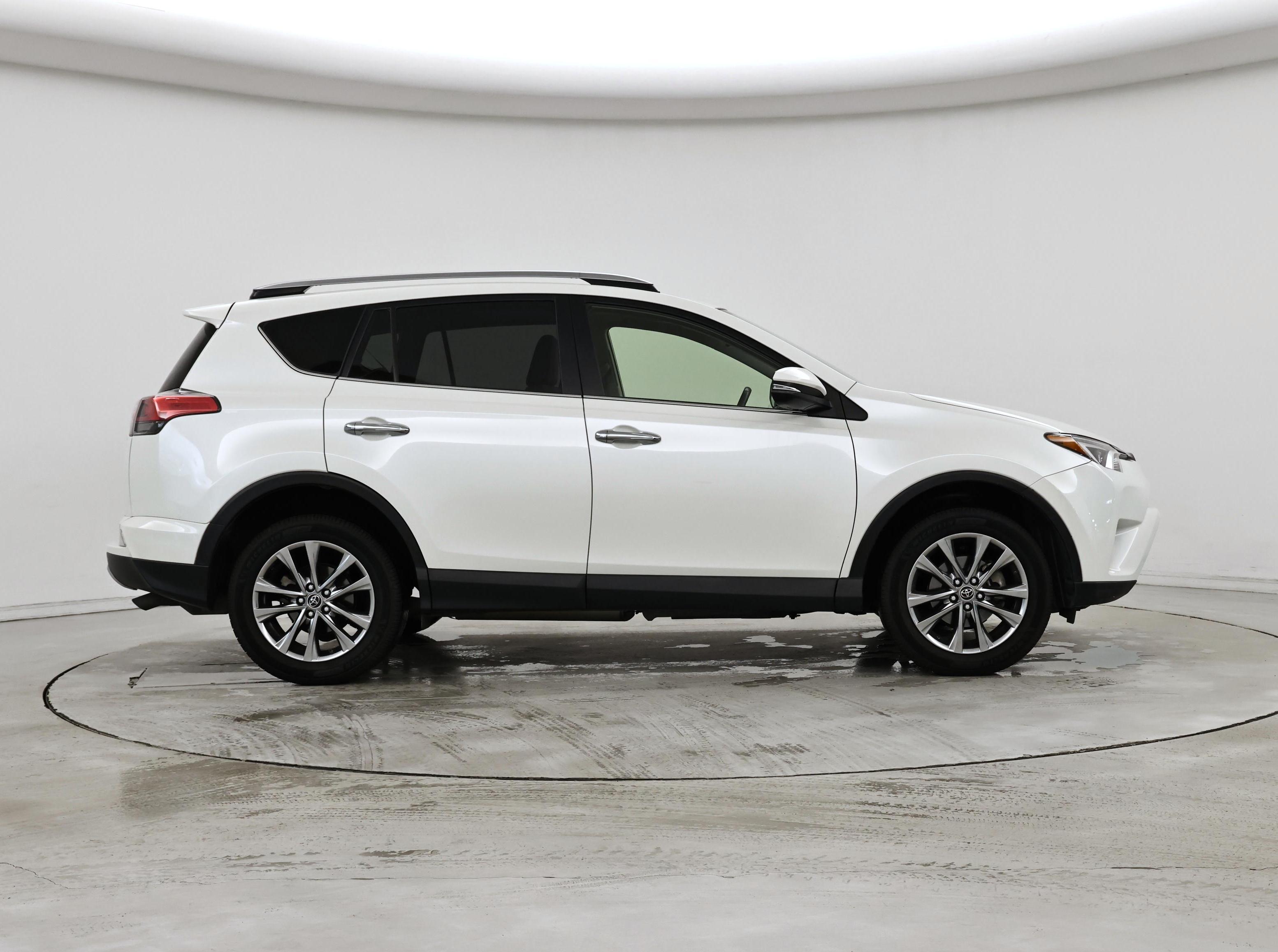 Thumbnail: 2018 Toyota RAV4 - 7