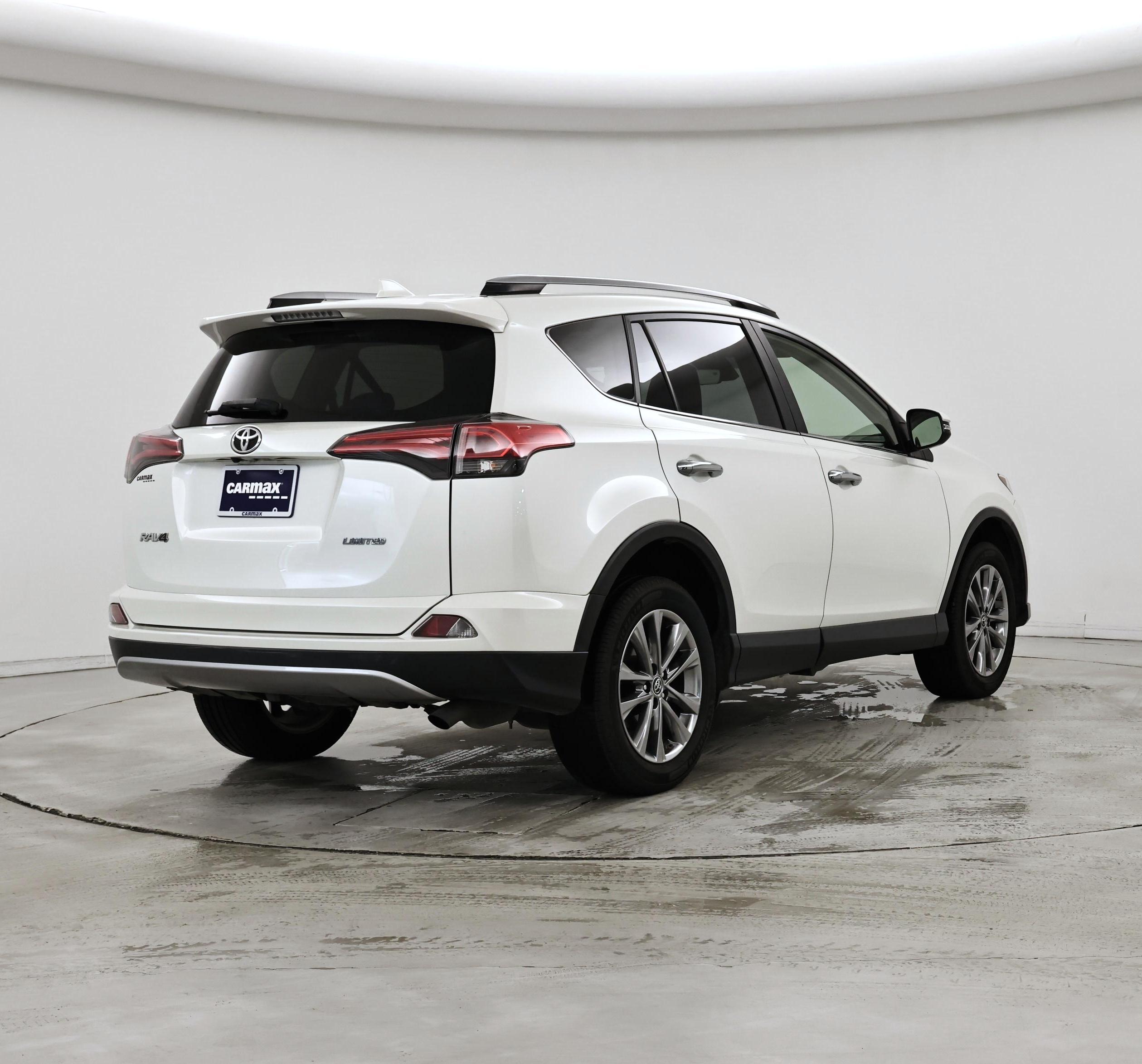 Thumbnail: 2018 Toyota RAV4 - 8