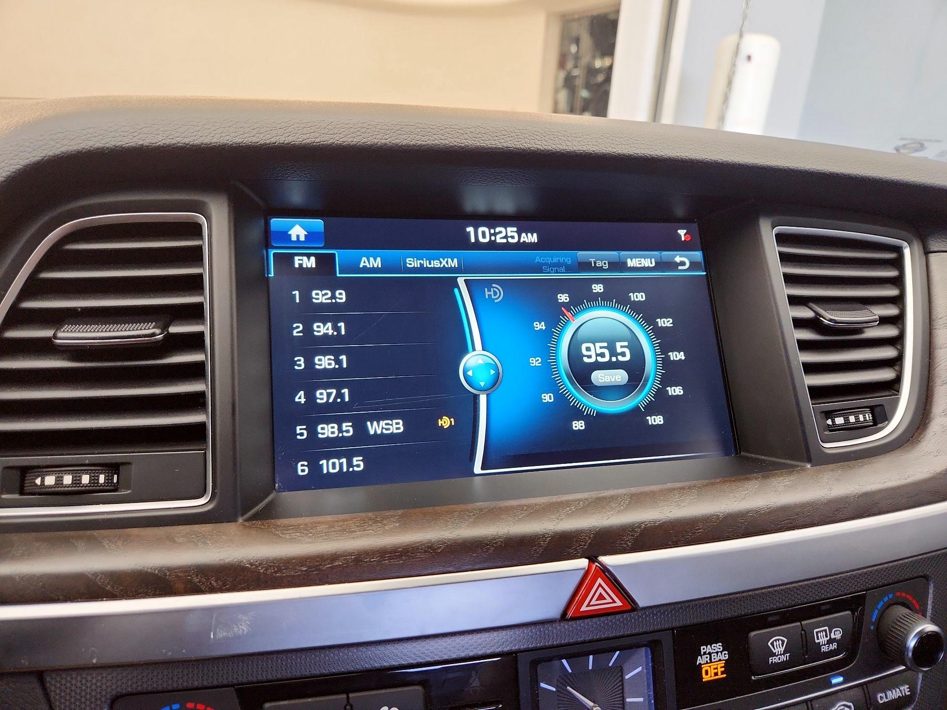 Thumbnail: 2015 Hyundai Genesis - 16