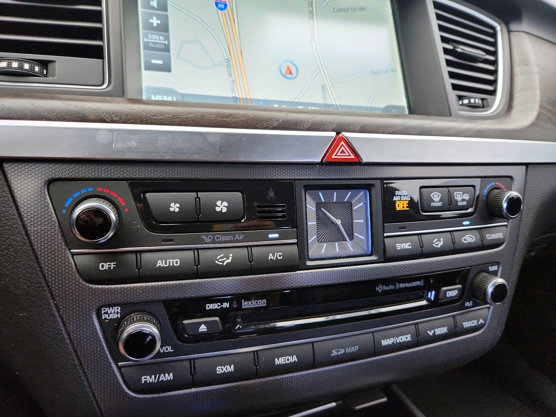 Thumbnail: 2015 Hyundai Genesis - 17