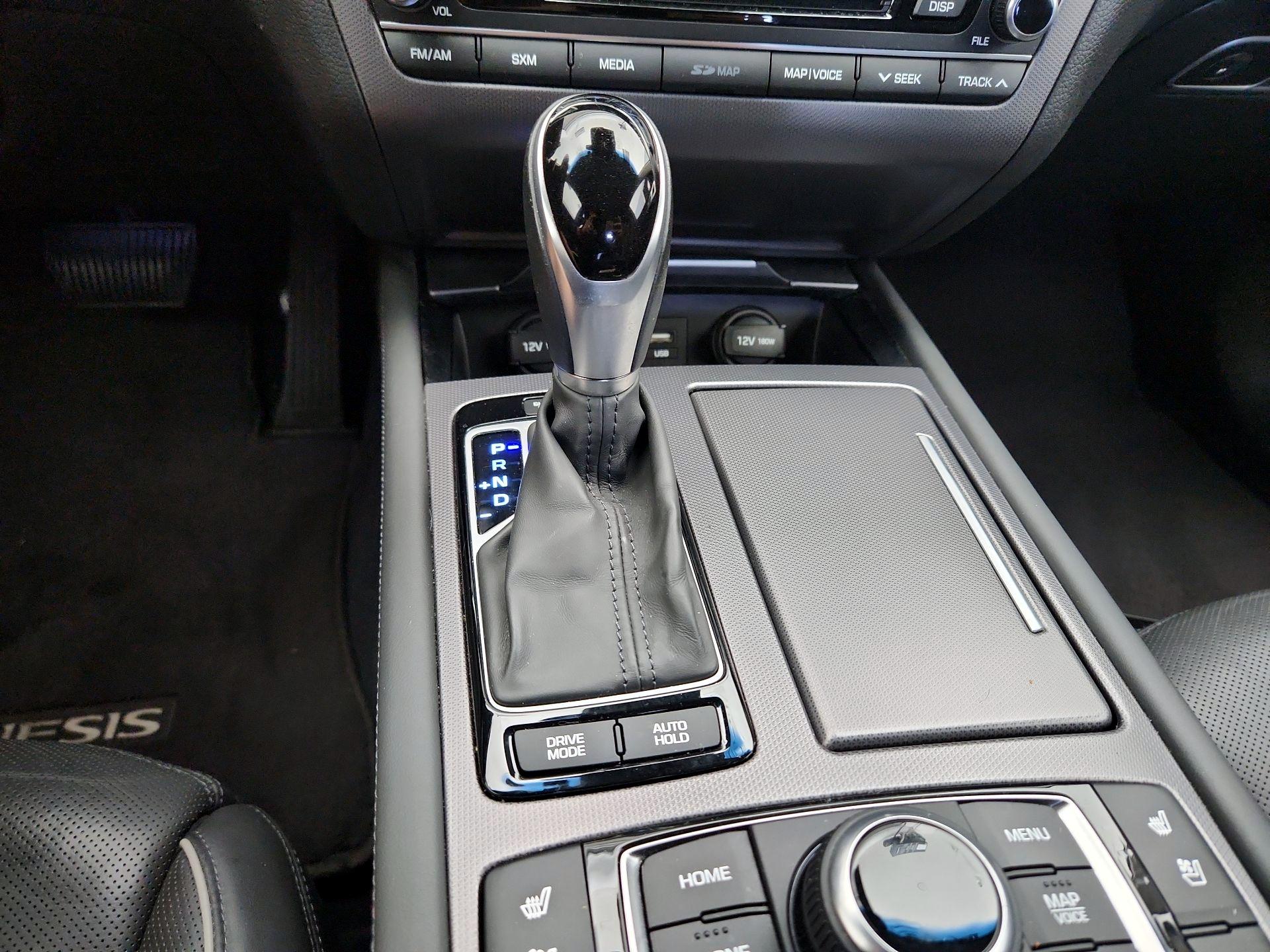 Thumbnail: 2015 Hyundai Genesis - 18