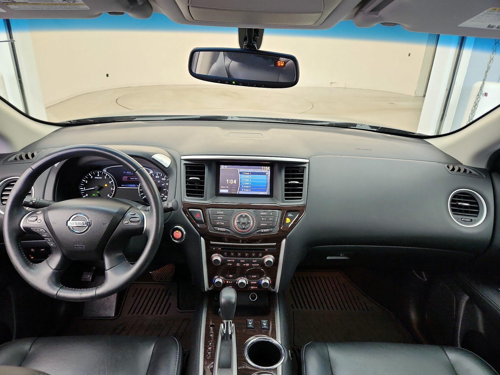 Thumbnail: 2016 Nissan Pathfinder - 9