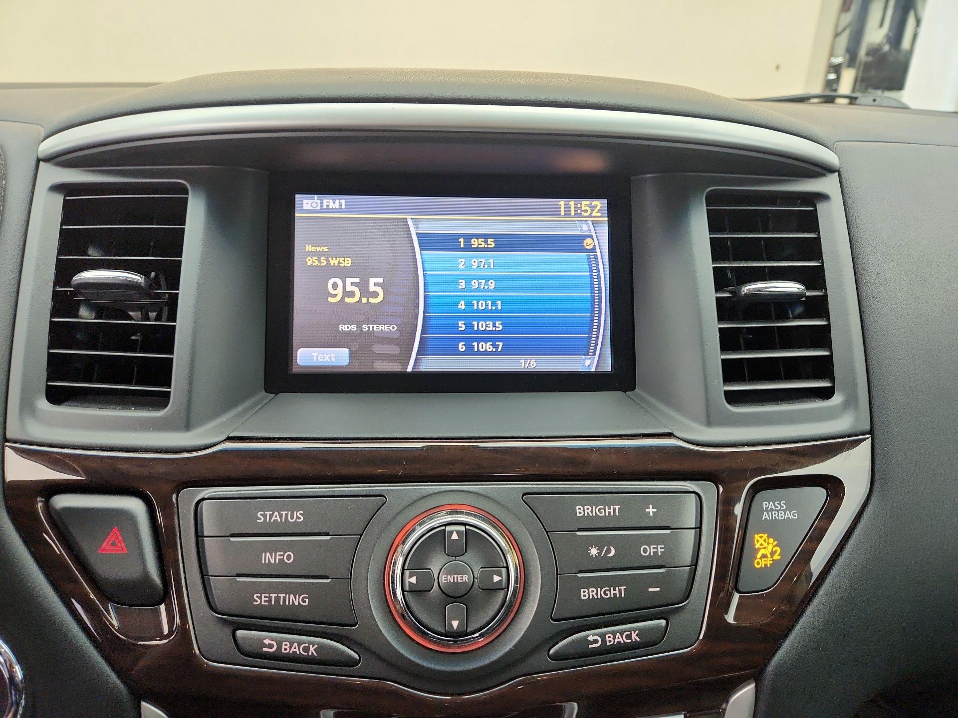 Thumbnail: 2016 Nissan Pathfinder - 15