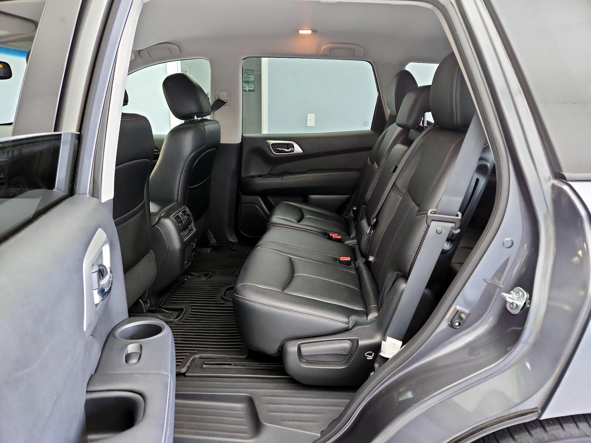 Thumbnail: 2016 Nissan Pathfinder - 19