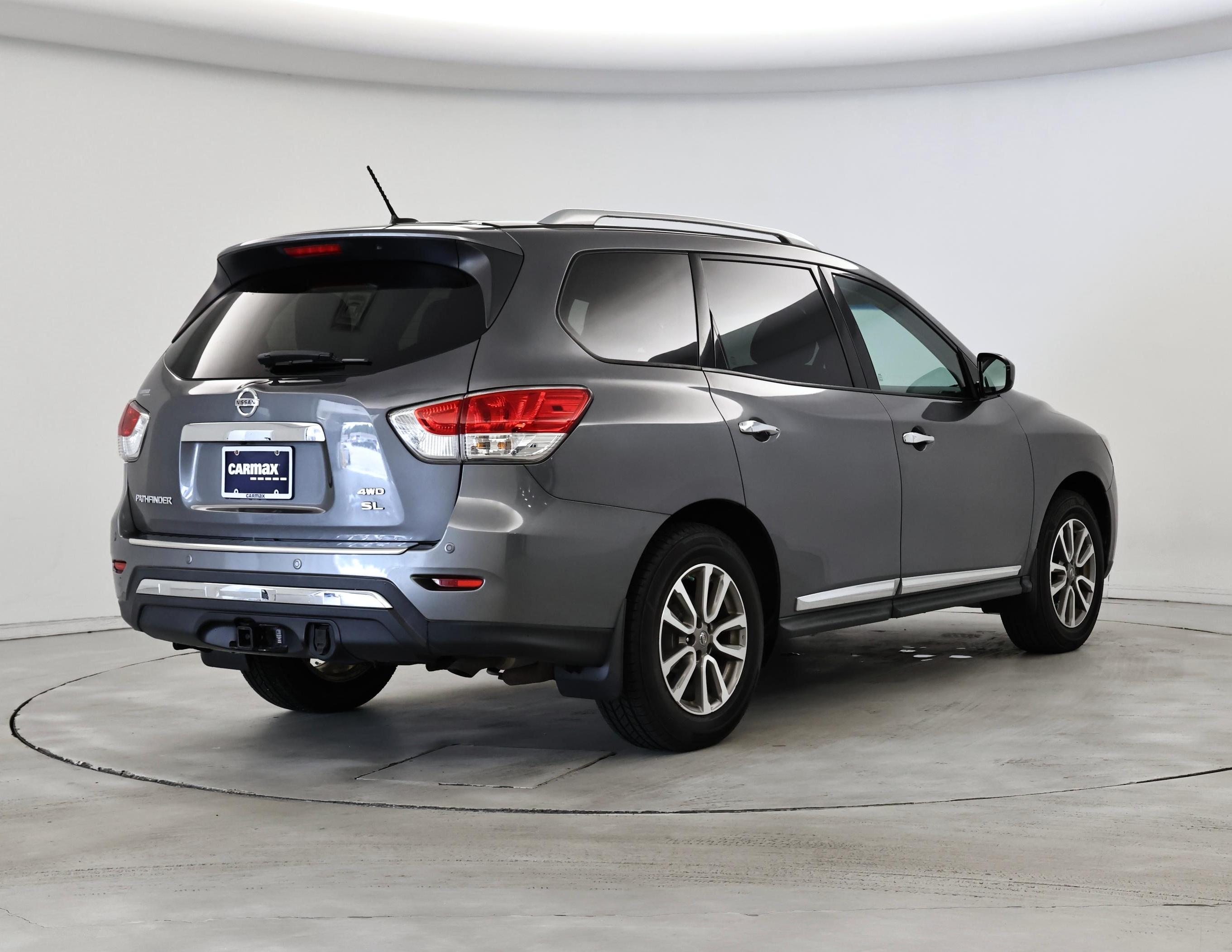 Thumbnail: 2016 Nissan Pathfinder - 8