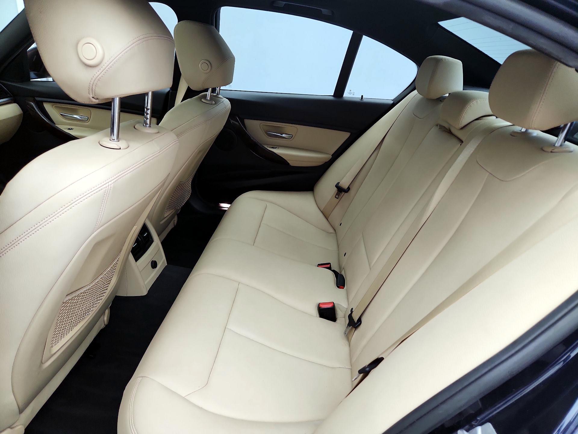 Thumbnail: 2017 BMW 3 Series - 20