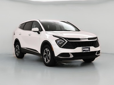 White 2023 Kia Sportage LX