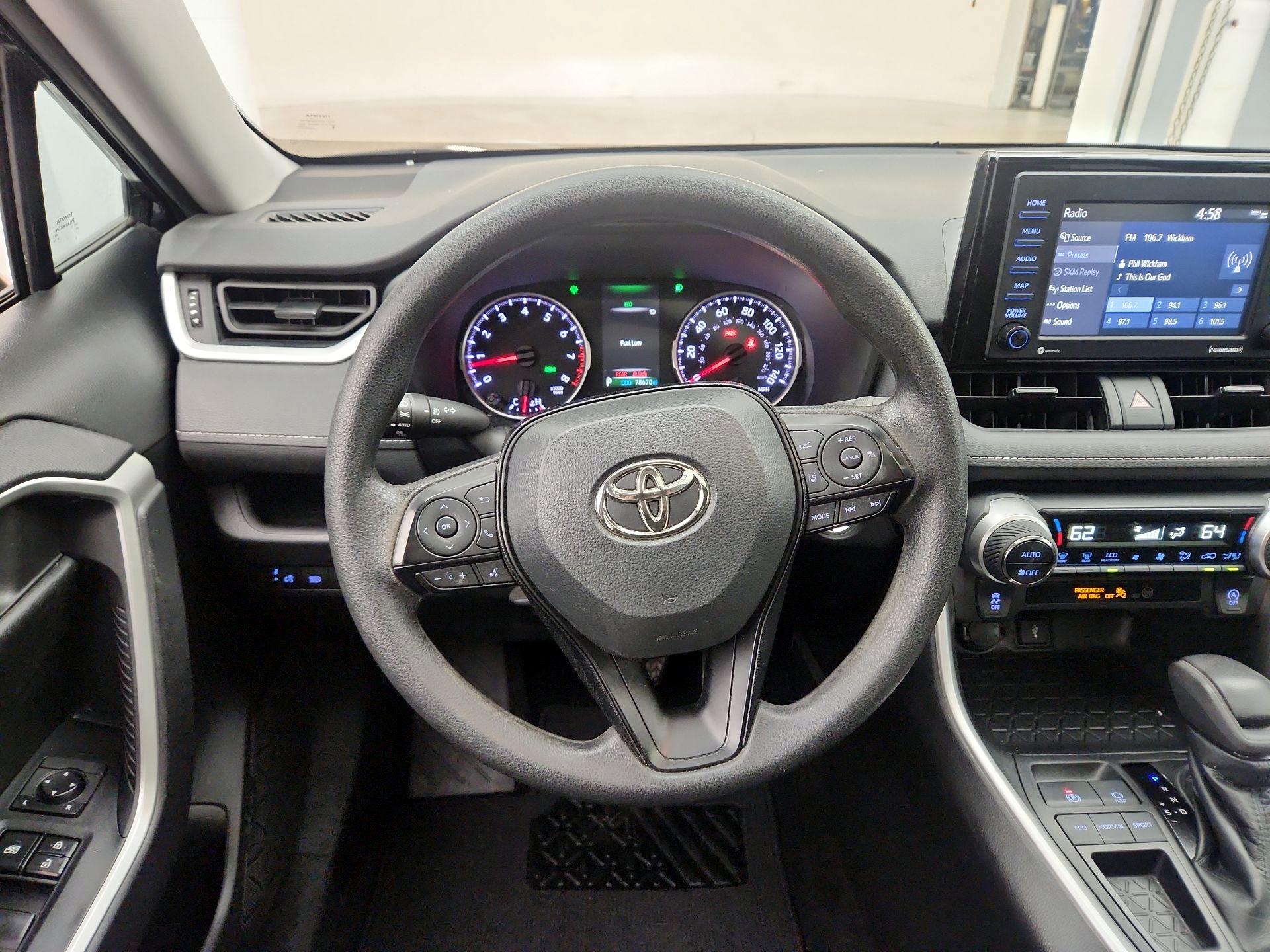 Thumbnail: 2020 Toyota RAV4 - 10