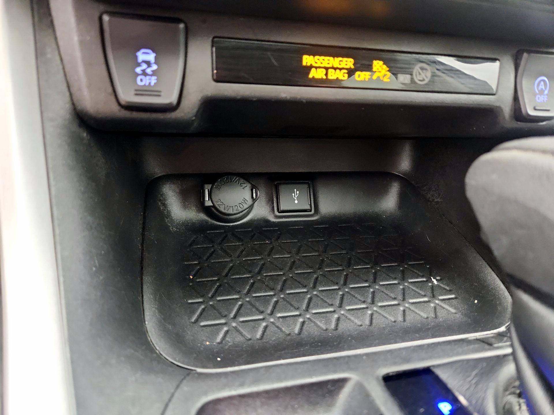 Thumbnail: 2020 Toyota RAV4 - 19