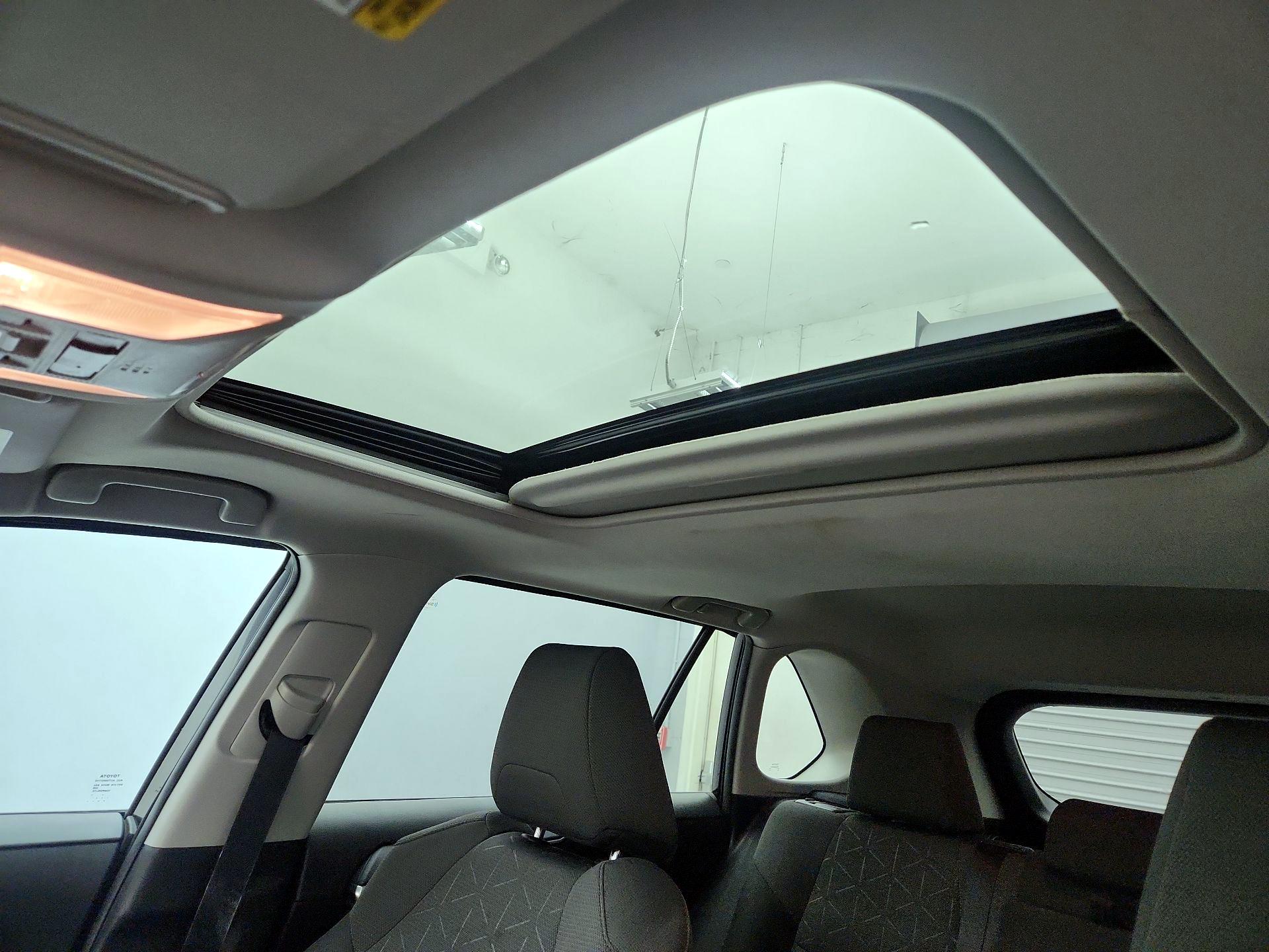 Thumbnail: 2020 Toyota RAV4 - 20