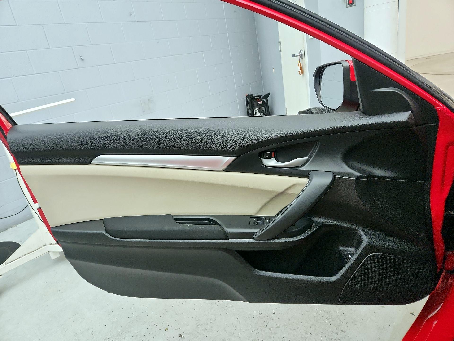 Thumbnail: 2016 Honda Civic - 12