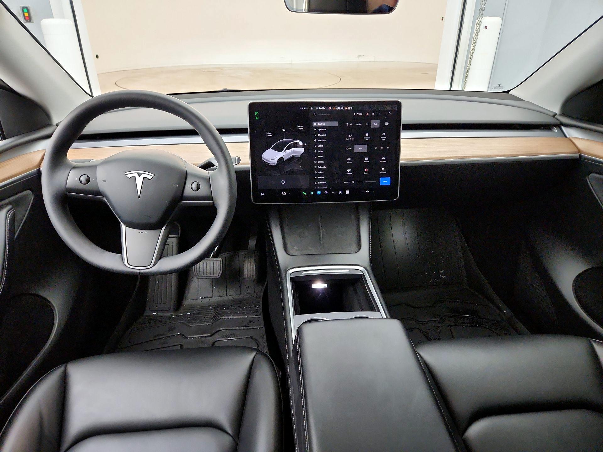 Thumbnail: 2023 Tesla Model Y - 9