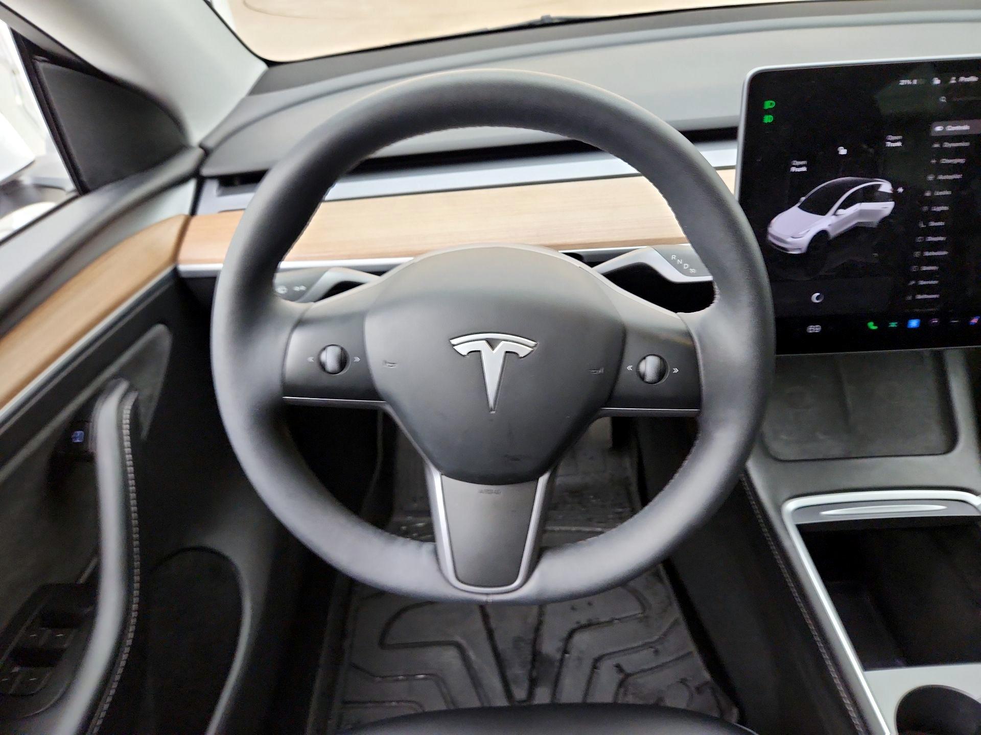 Thumbnail: 2023 Tesla Model Y - 10