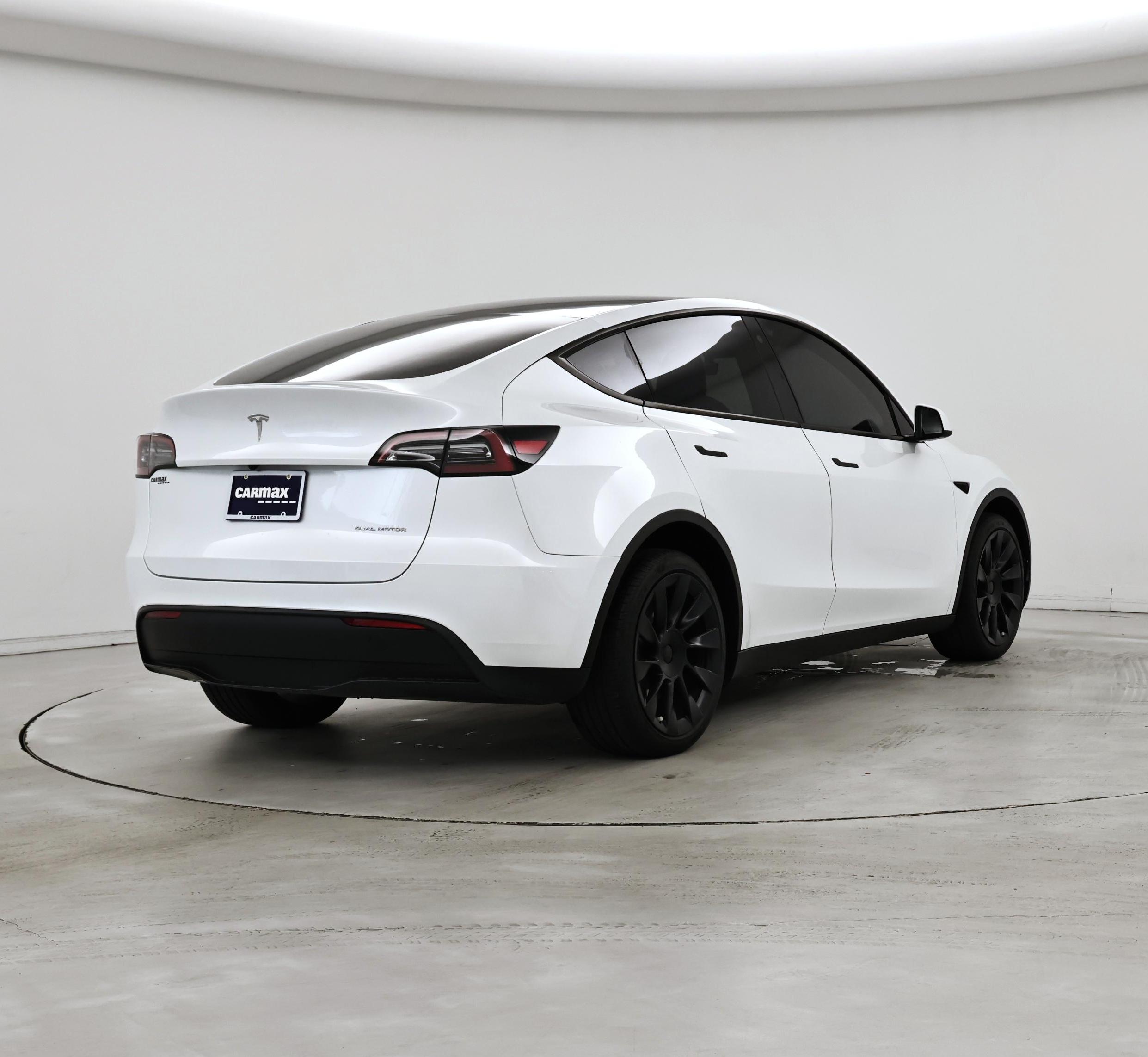 Thumbnail: 2023 Tesla Model Y - 8