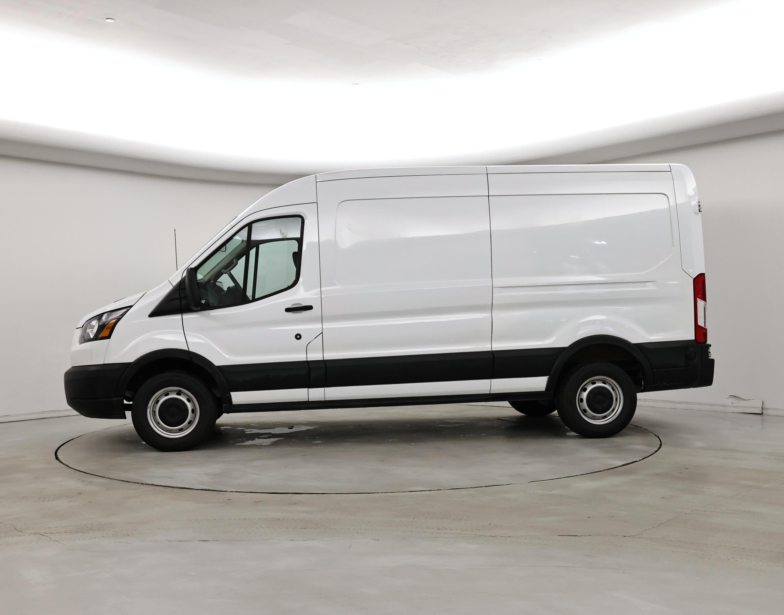 Thumbnail: 2019 Ford Transit Series - 3