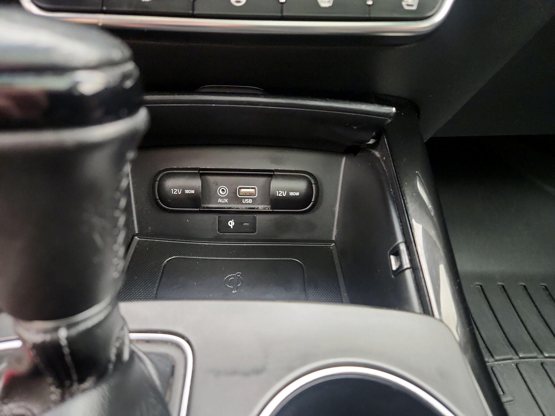 Thumbnail: 2019 Kia Sorento - 19