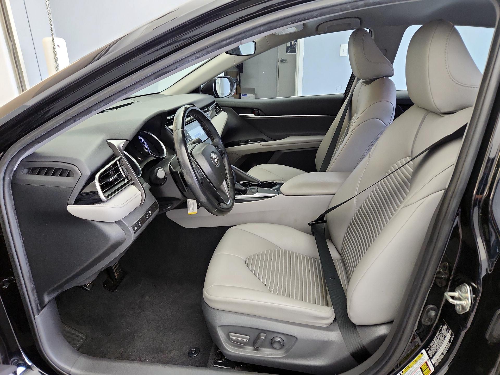 Thumbnail: 2019 Toyota Camry - 11