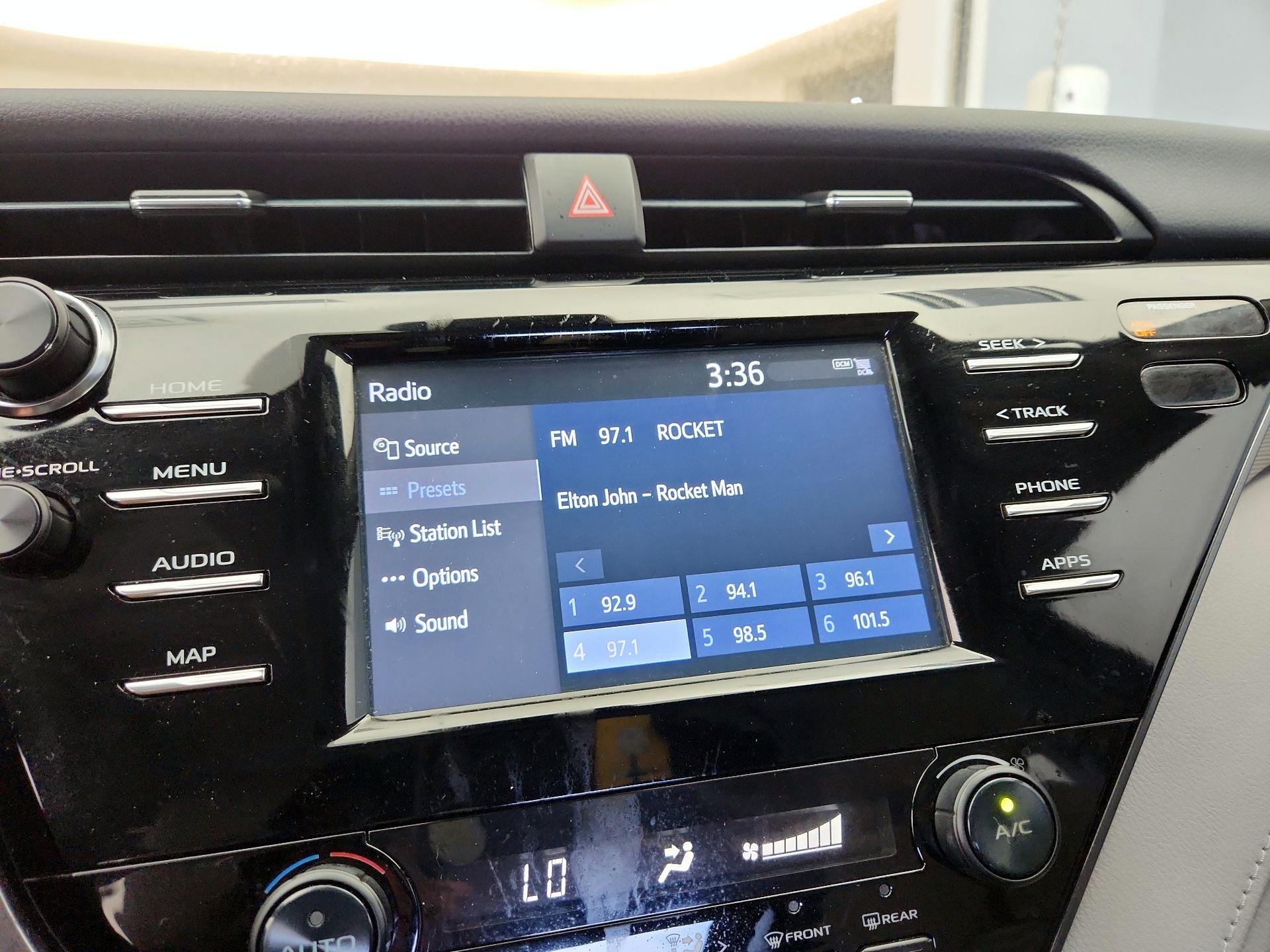 Thumbnail: 2019 Toyota Camry - 15