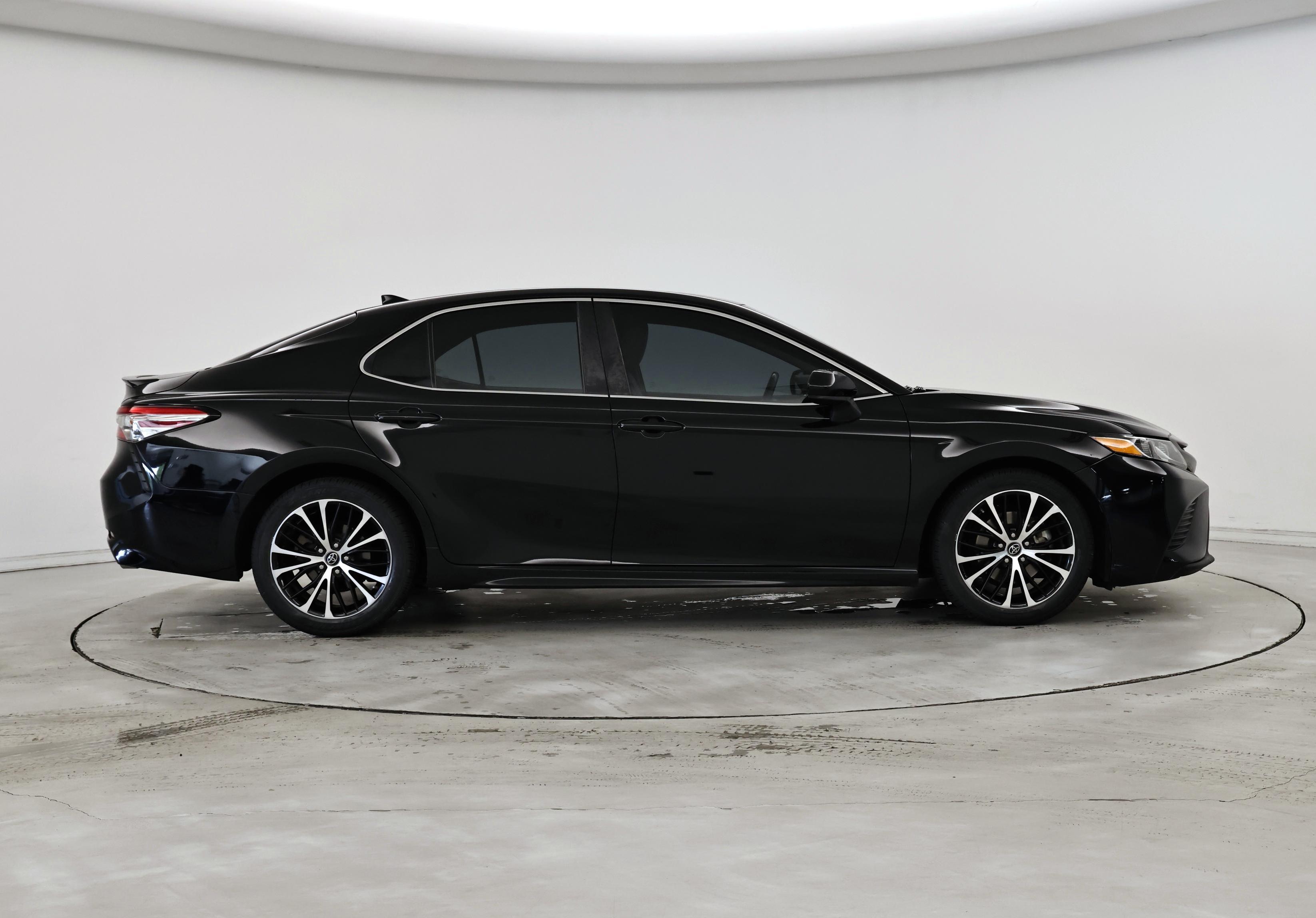 Thumbnail: 2019 Toyota Camry - 7