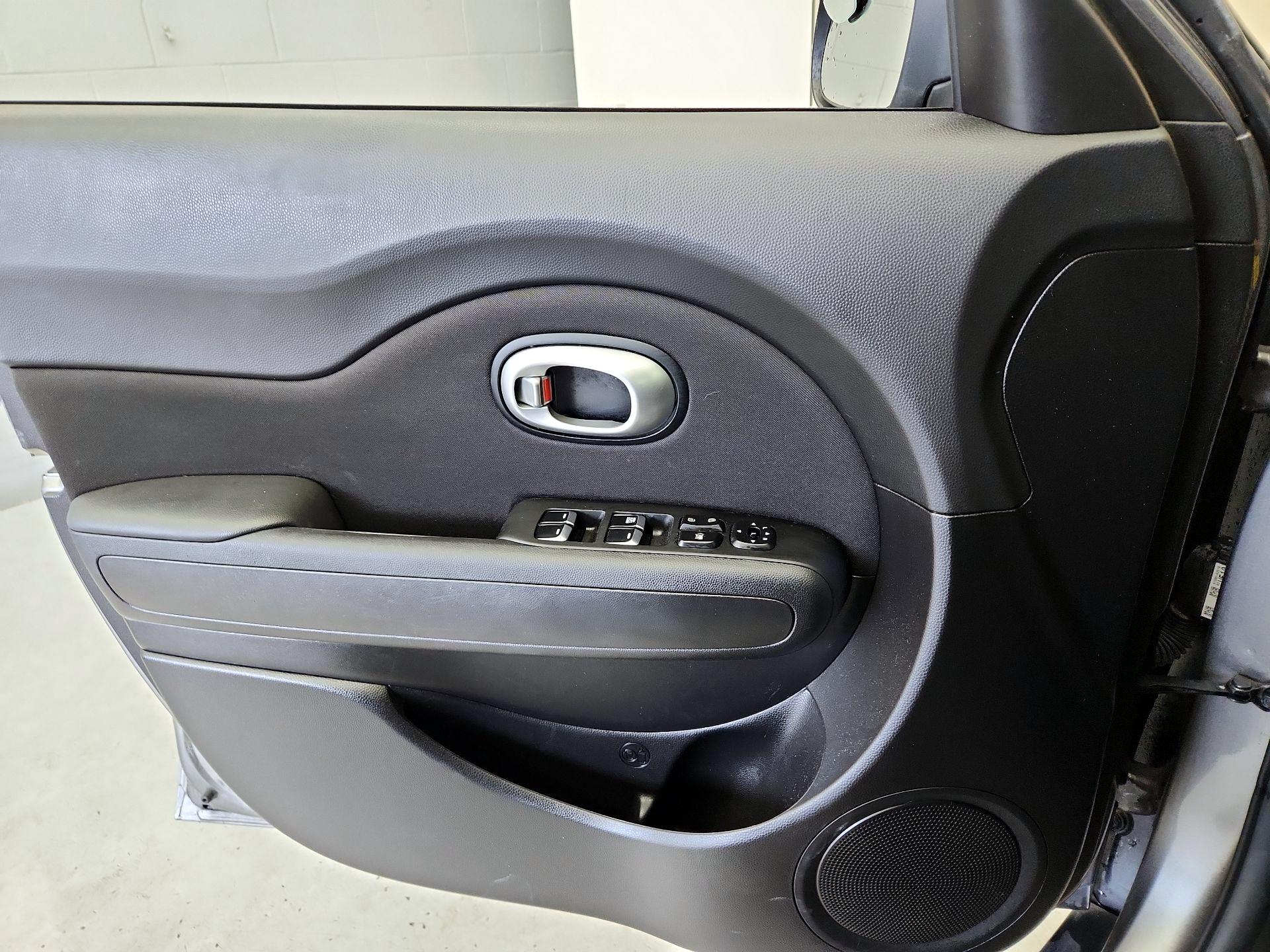 Thumbnail: 2019 Kia Soul - 12