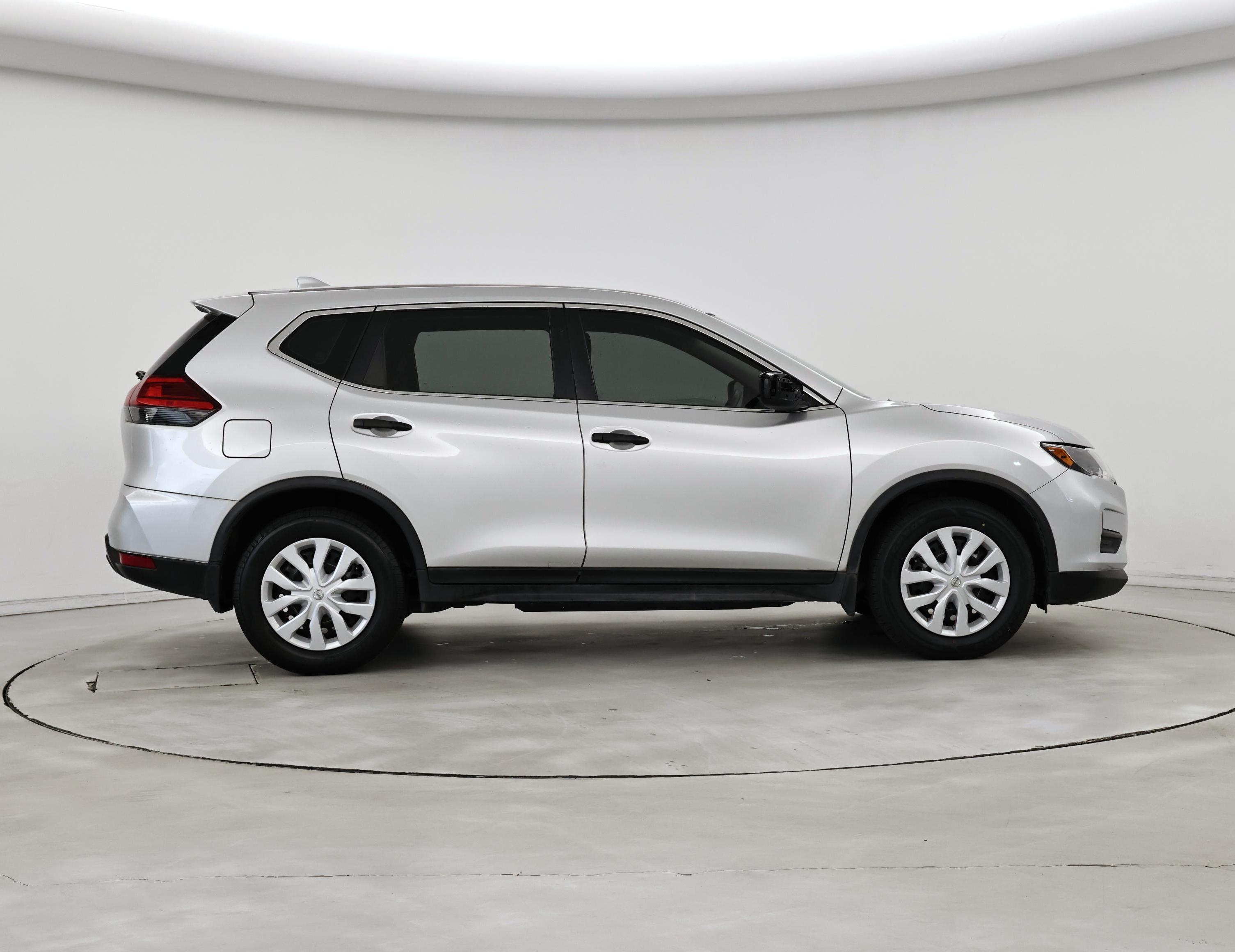 Thumbnail: 2017 Nissan Rogue - 7
