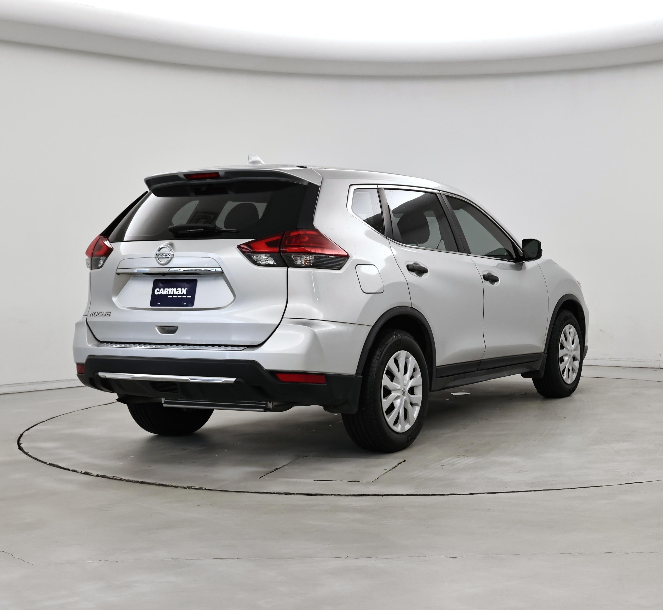 Thumbnail: 2017 Nissan Rogue - 8