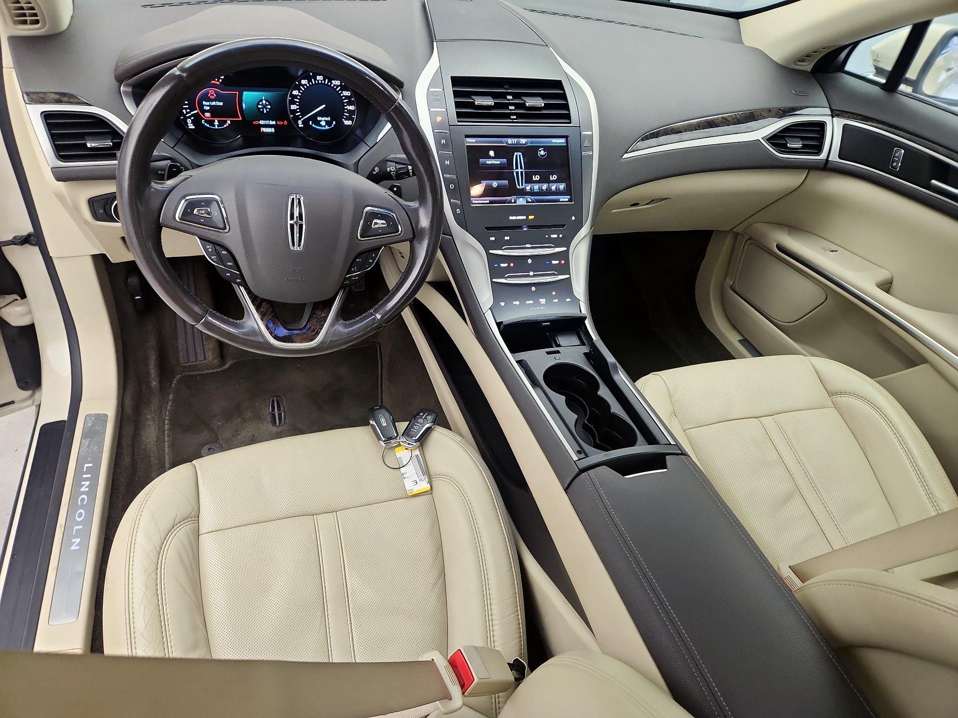 Thumbnail: 2015 Lincoln MKZ - 9