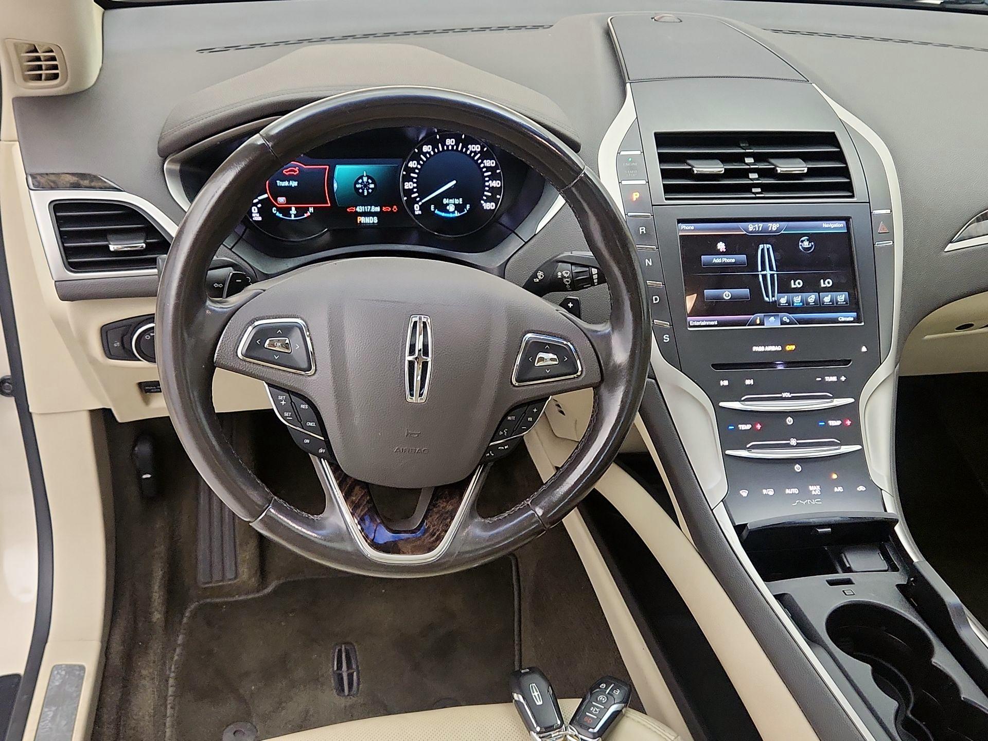 Thumbnail: 2015 Lincoln MKZ - 10