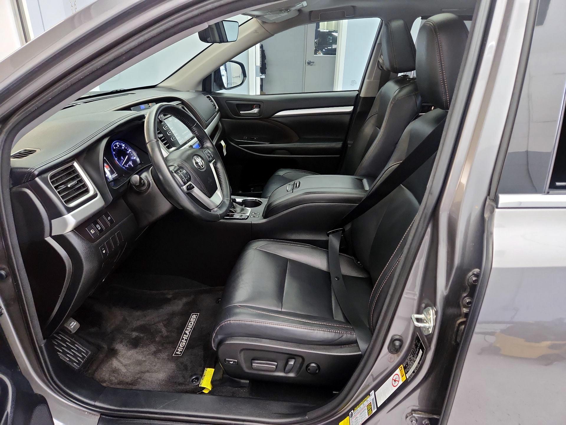Thumbnail: 2018 Toyota Highlander - 11