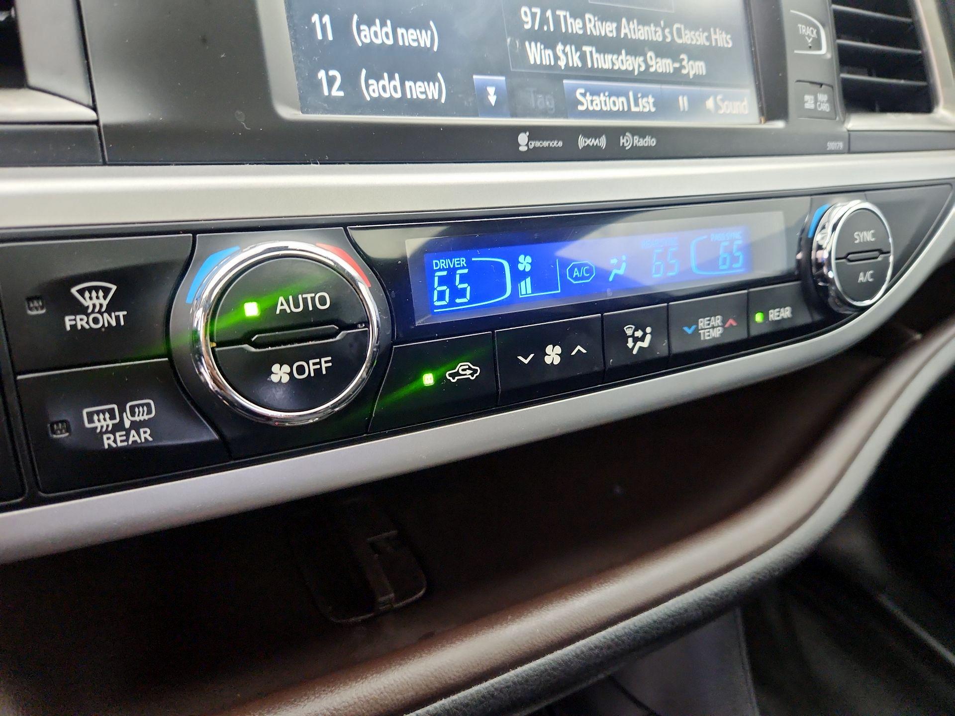 Thumbnail: 2018 Toyota Highlander - 16