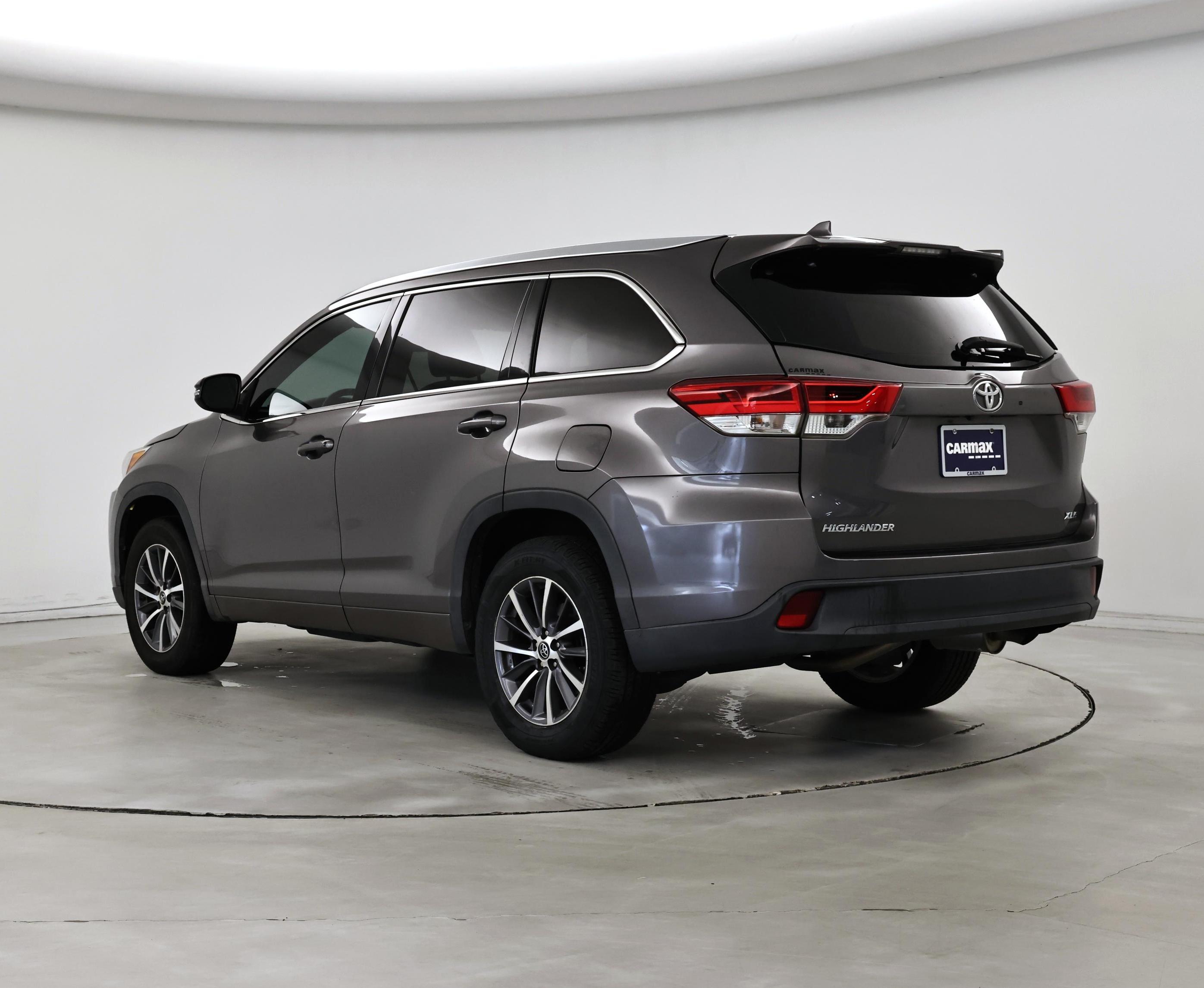 Thumbnail: 2018 Toyota Highlander - 2
