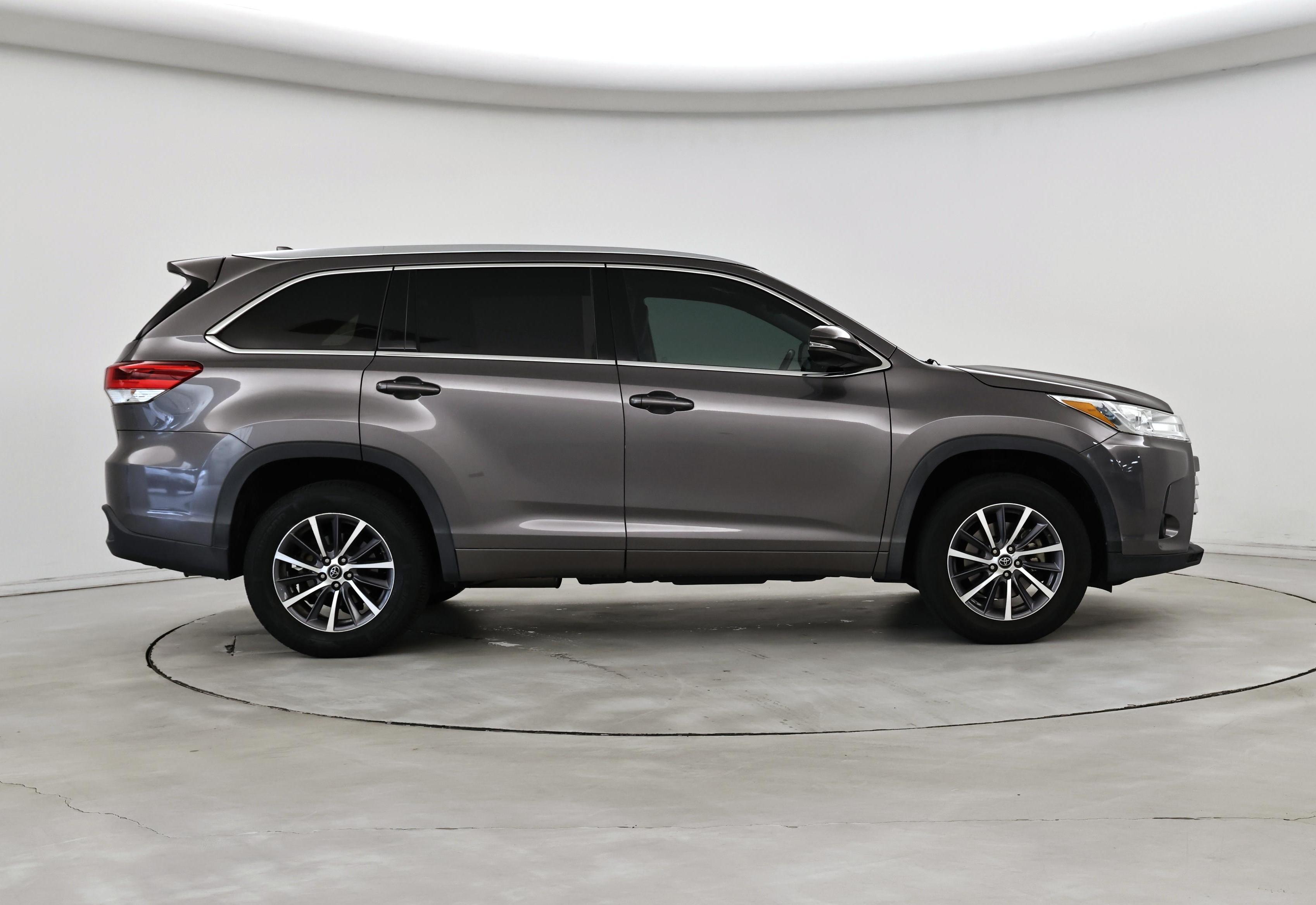 Thumbnail: 2018 Toyota Highlander - 7