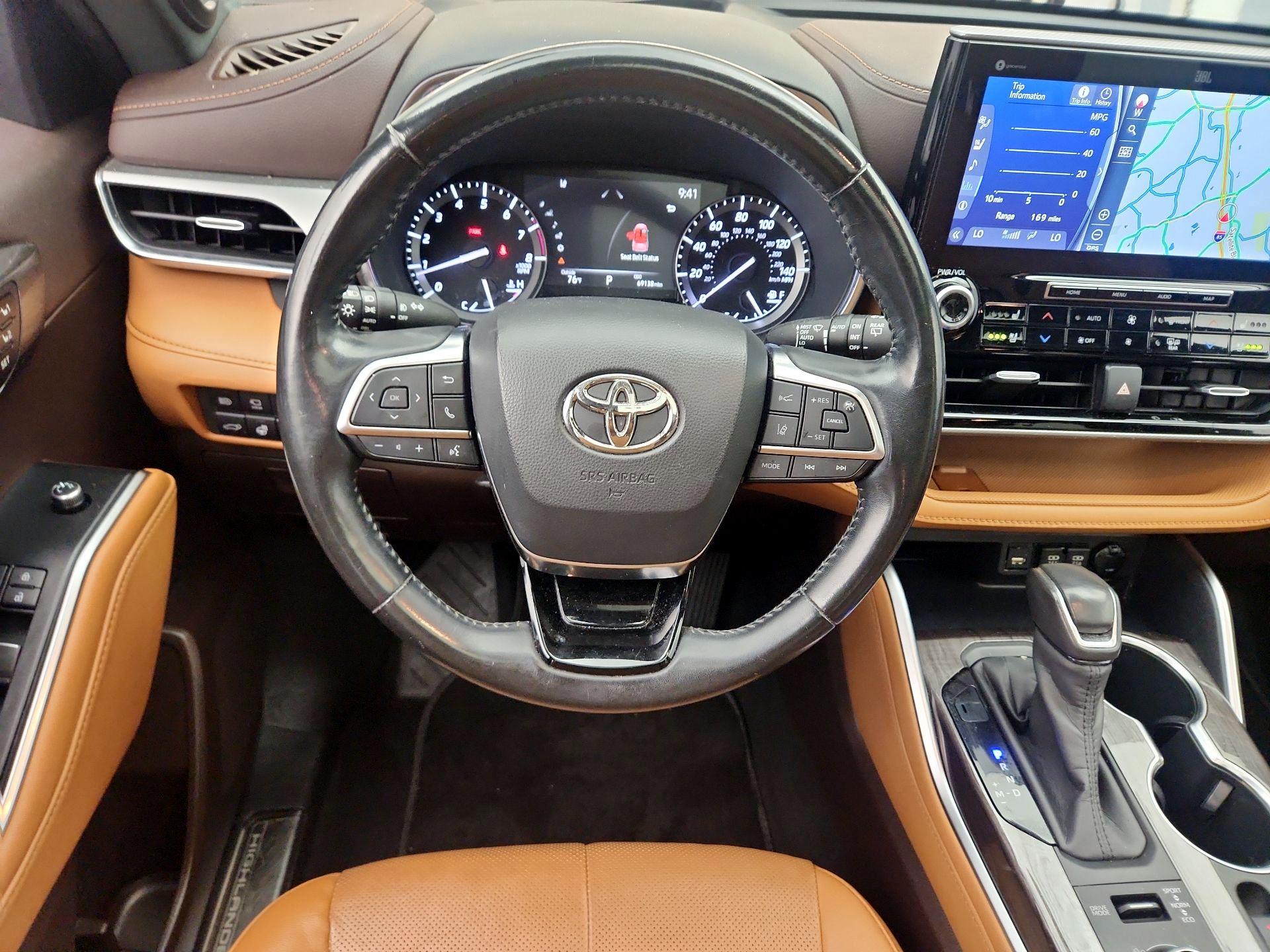 Thumbnail: 2020 Toyota Highlander - 10