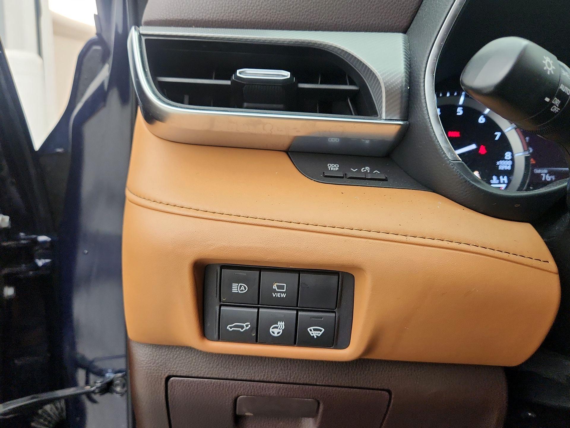 Thumbnail: 2020 Toyota Highlander - 13