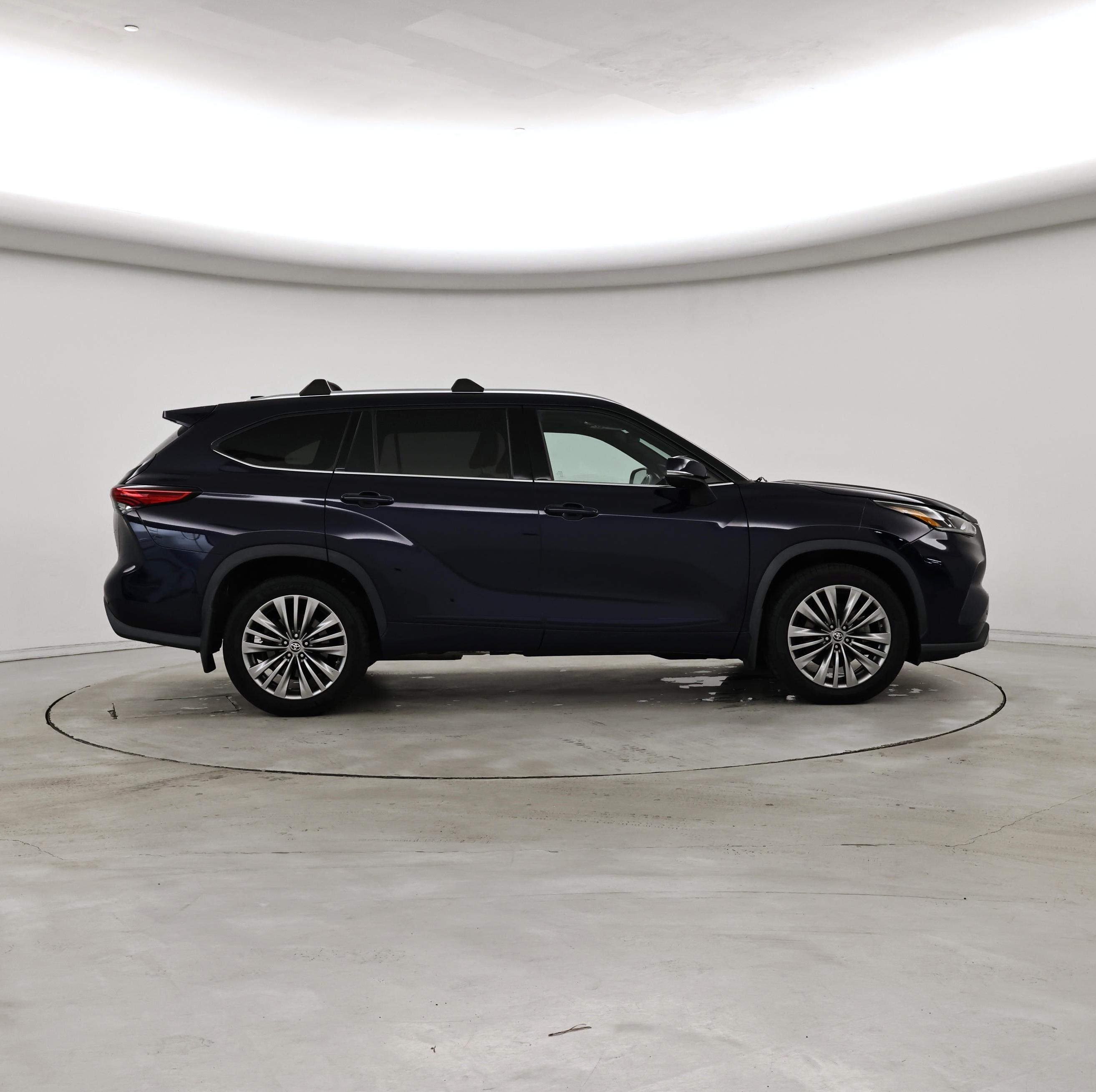 Thumbnail: 2020 Toyota Highlander - 7