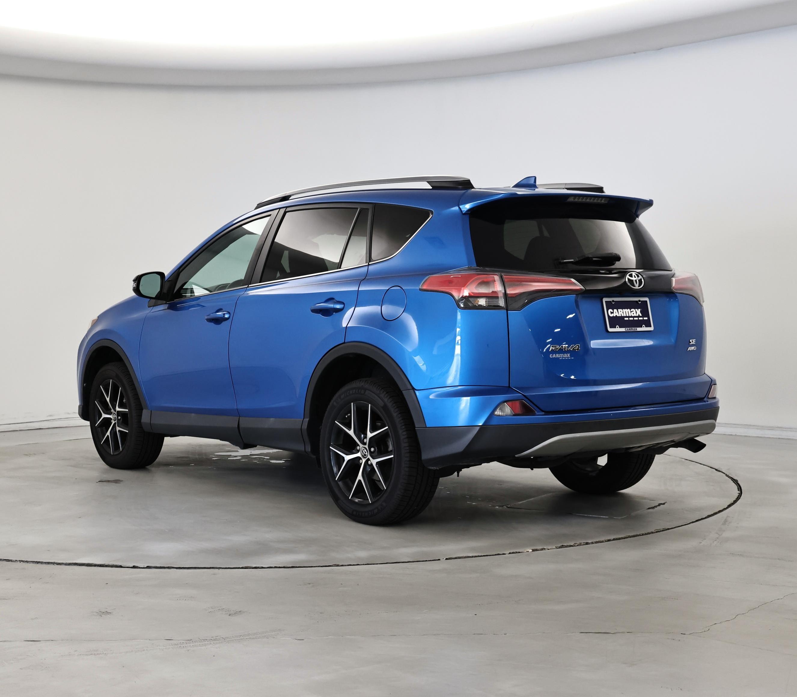 Thumbnail: 2017 Toyota RAV4 - 2
