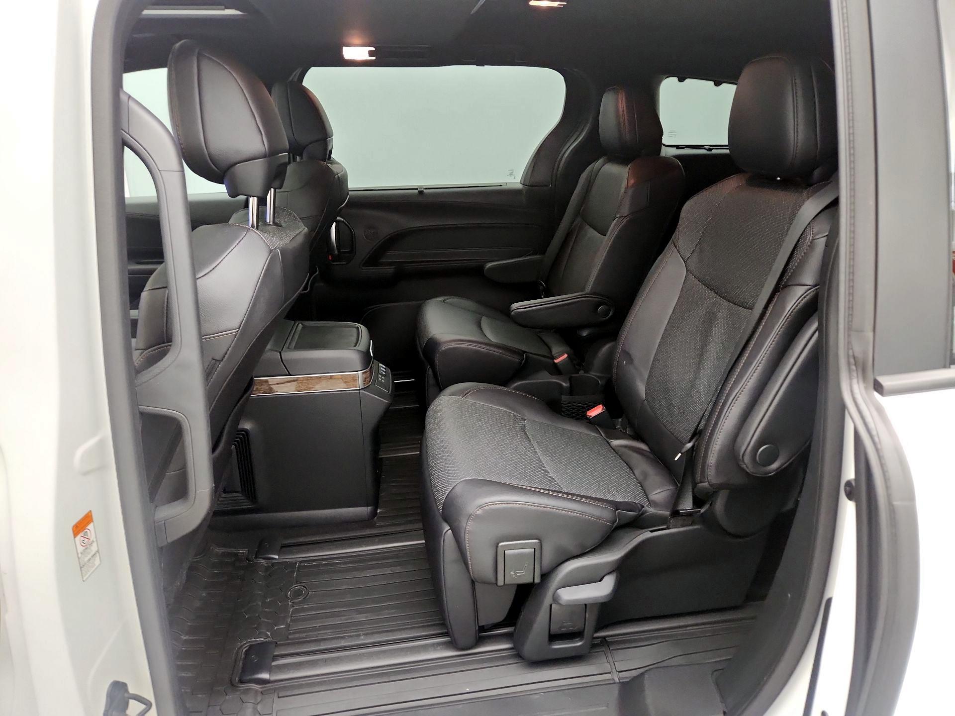 Thumbnail: 2025 Toyota Sienna - 20