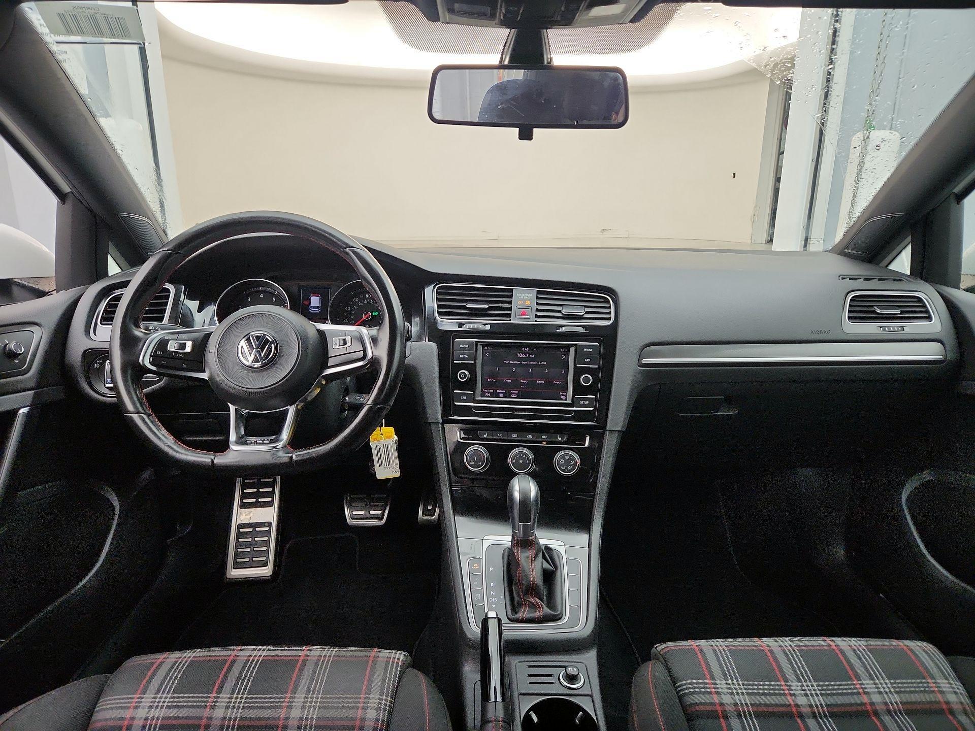 Thumbnail: 2018 Volkswagen Golf - 9