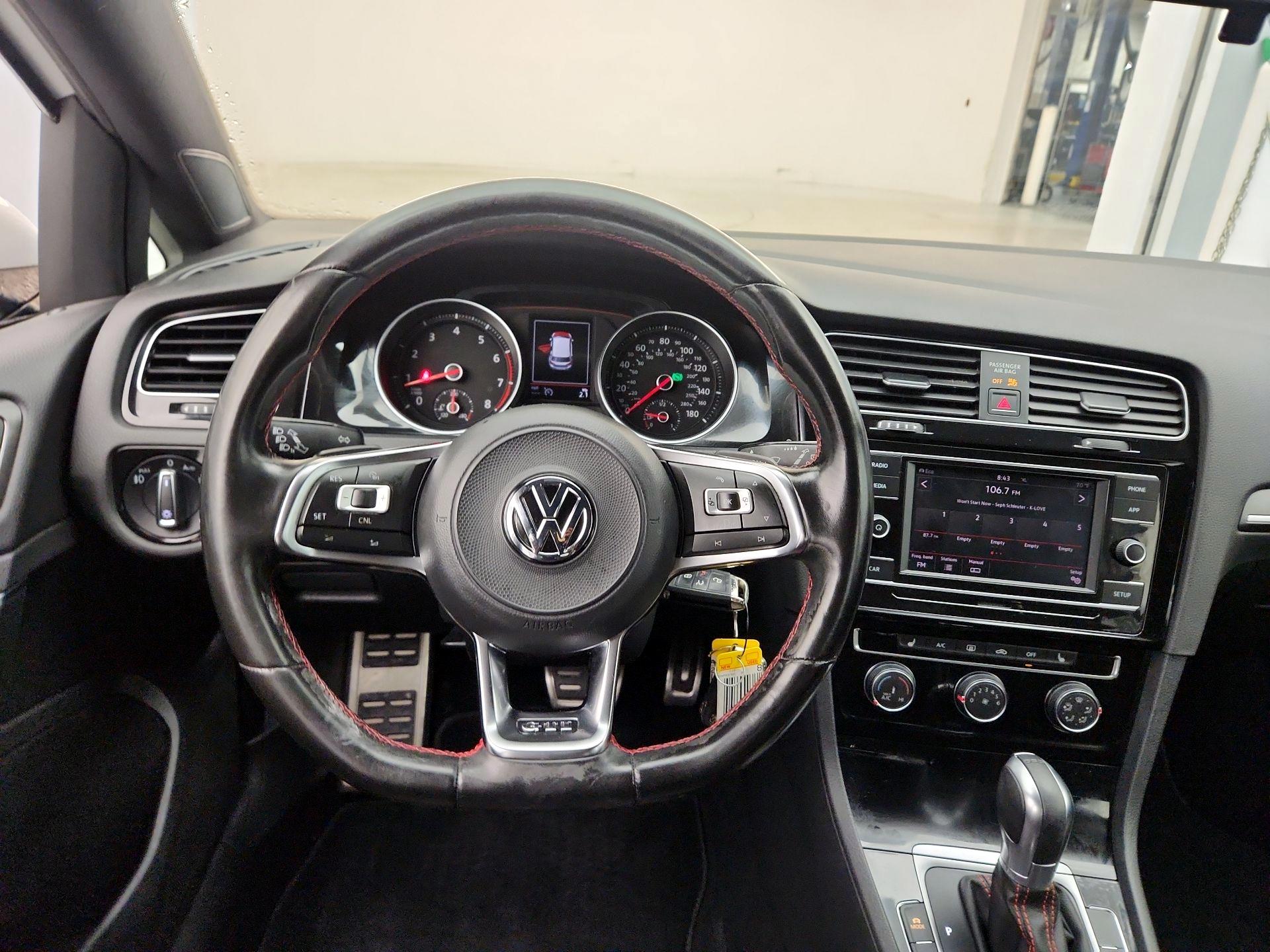 Thumbnail: 2018 Volkswagen Golf - 10