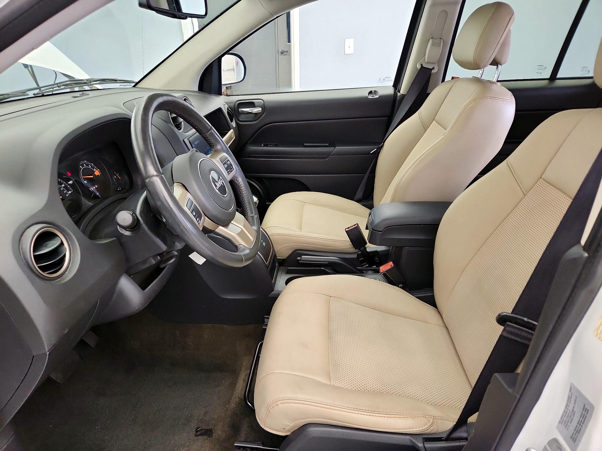 Thumbnail: 2016 Jeep Compass - 11