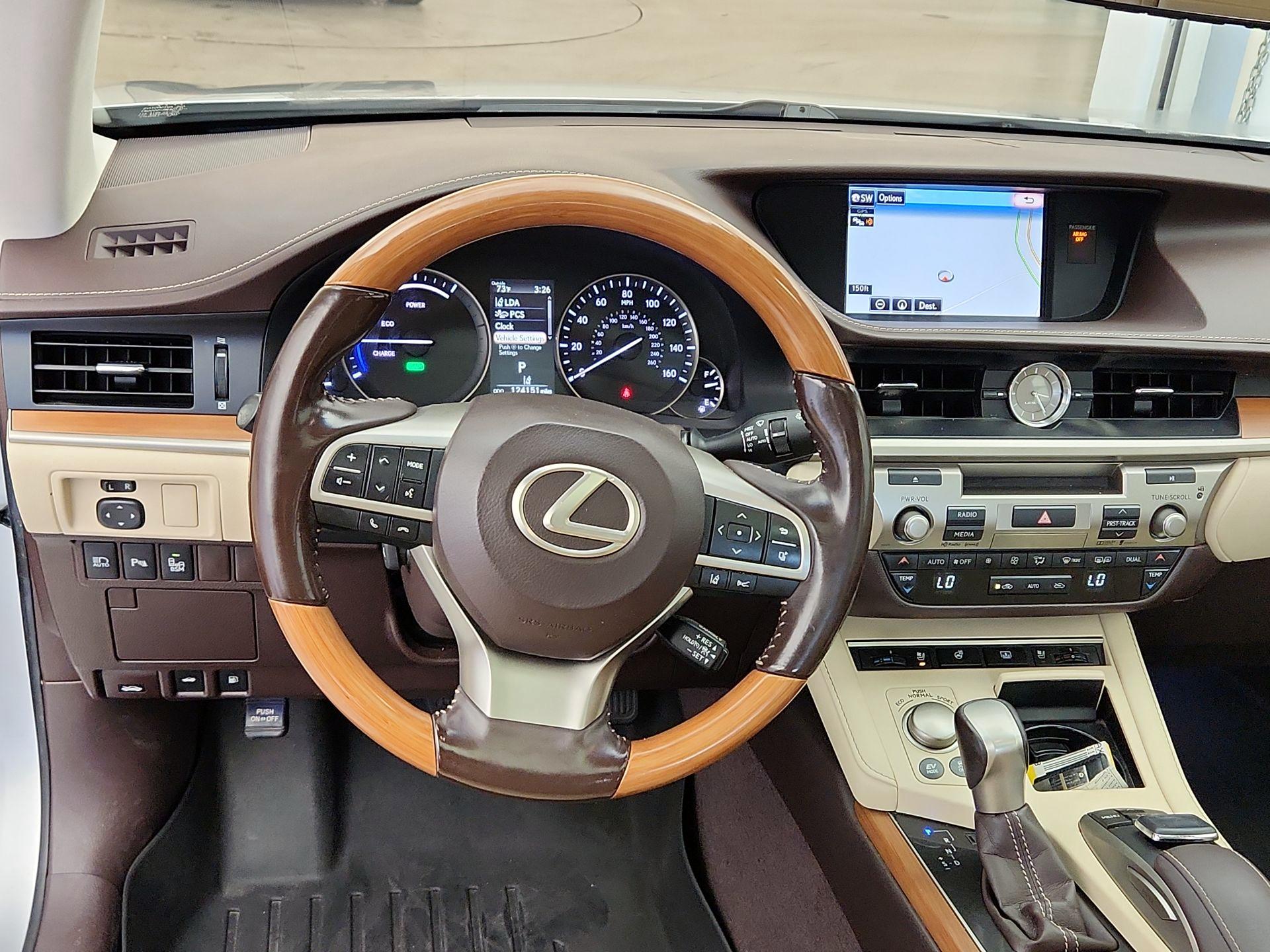 Thumbnail: 2016 Lexus ES - 10