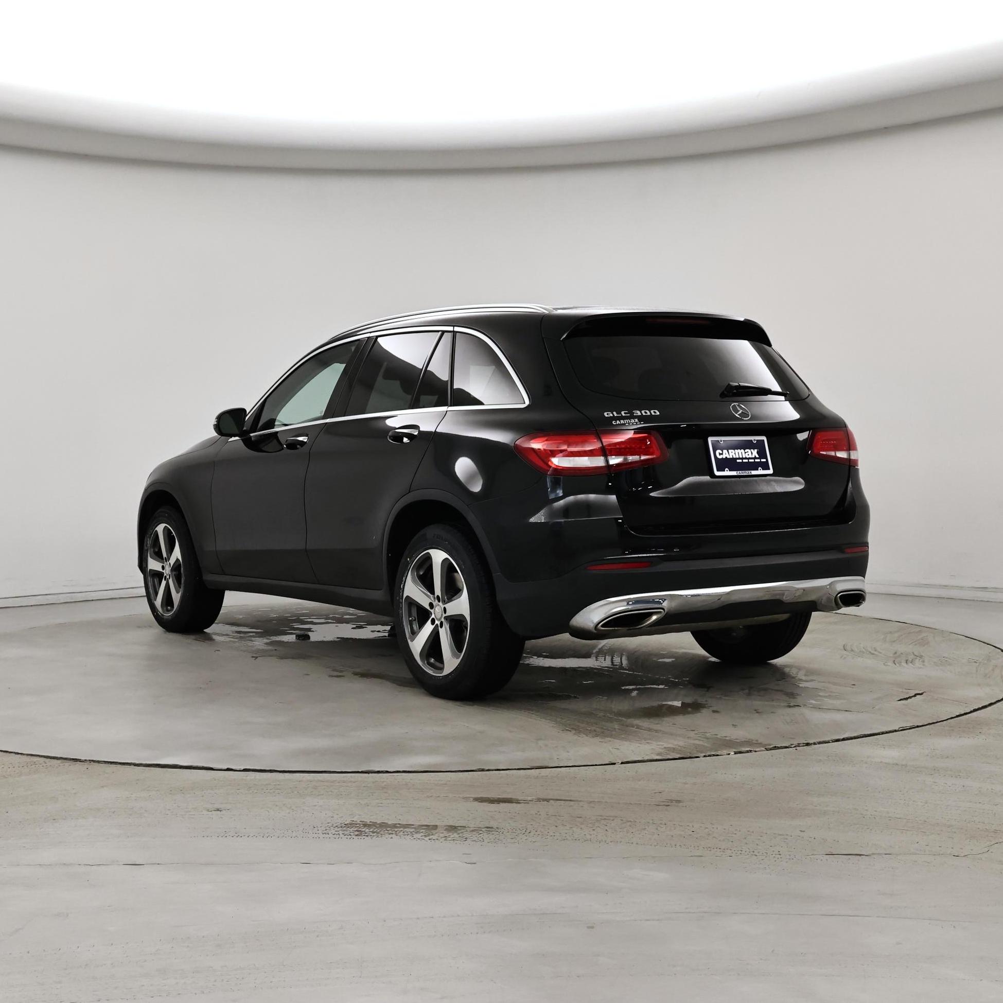 Thumbnail: 2016 Mercedes-Benz GLC - 2