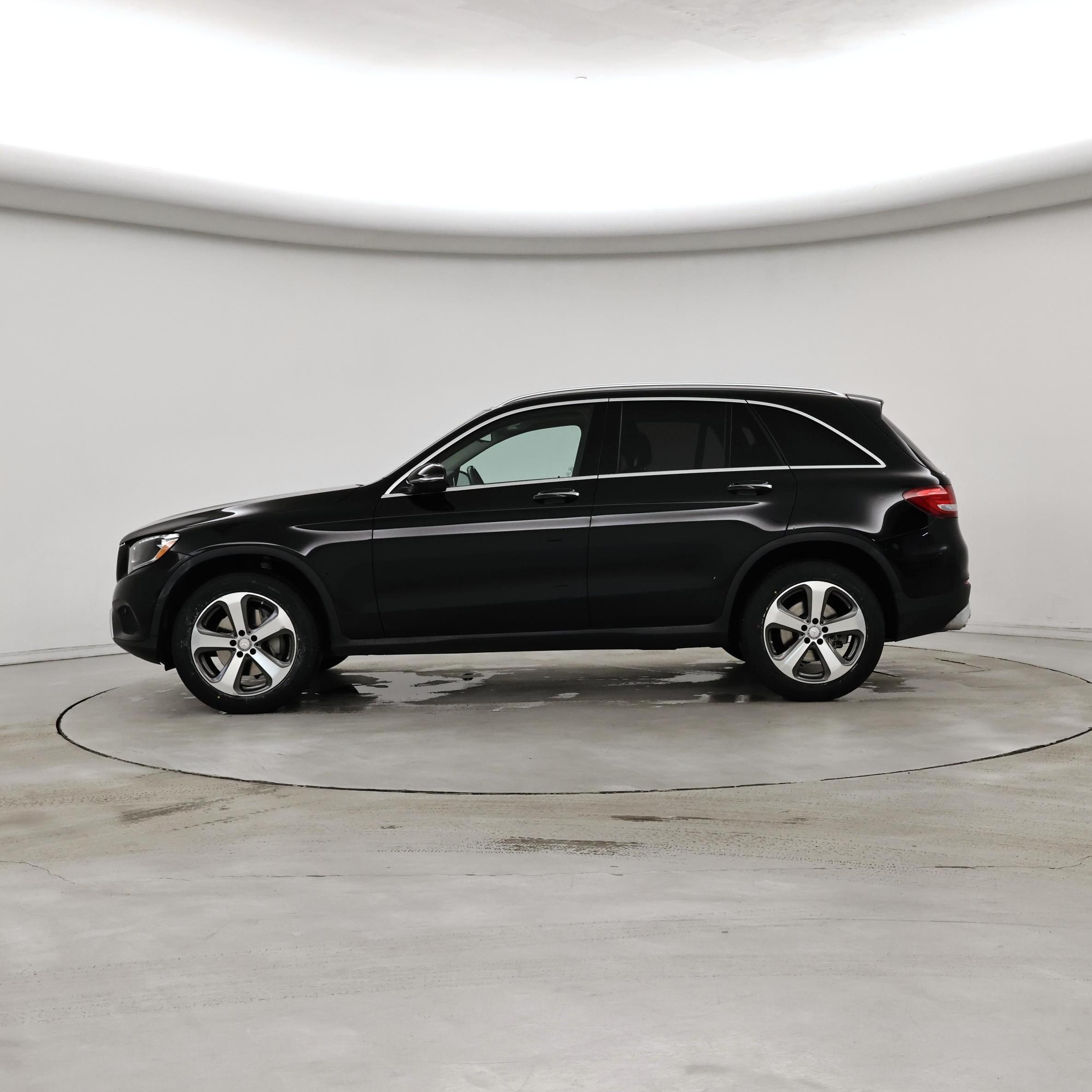 Thumbnail: 2016 Mercedes-Benz GLC - 3