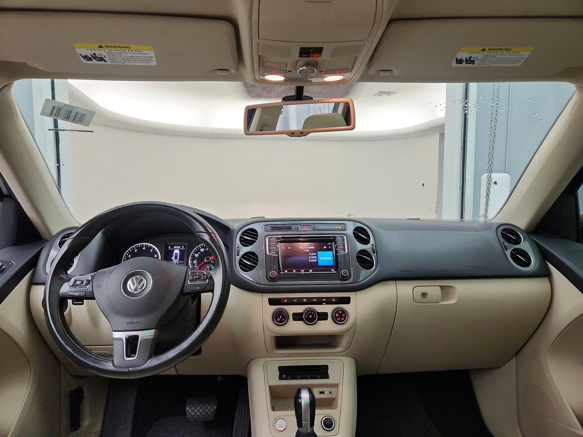 Thumbnail: 2017 Volkswagen Tiguan - 9