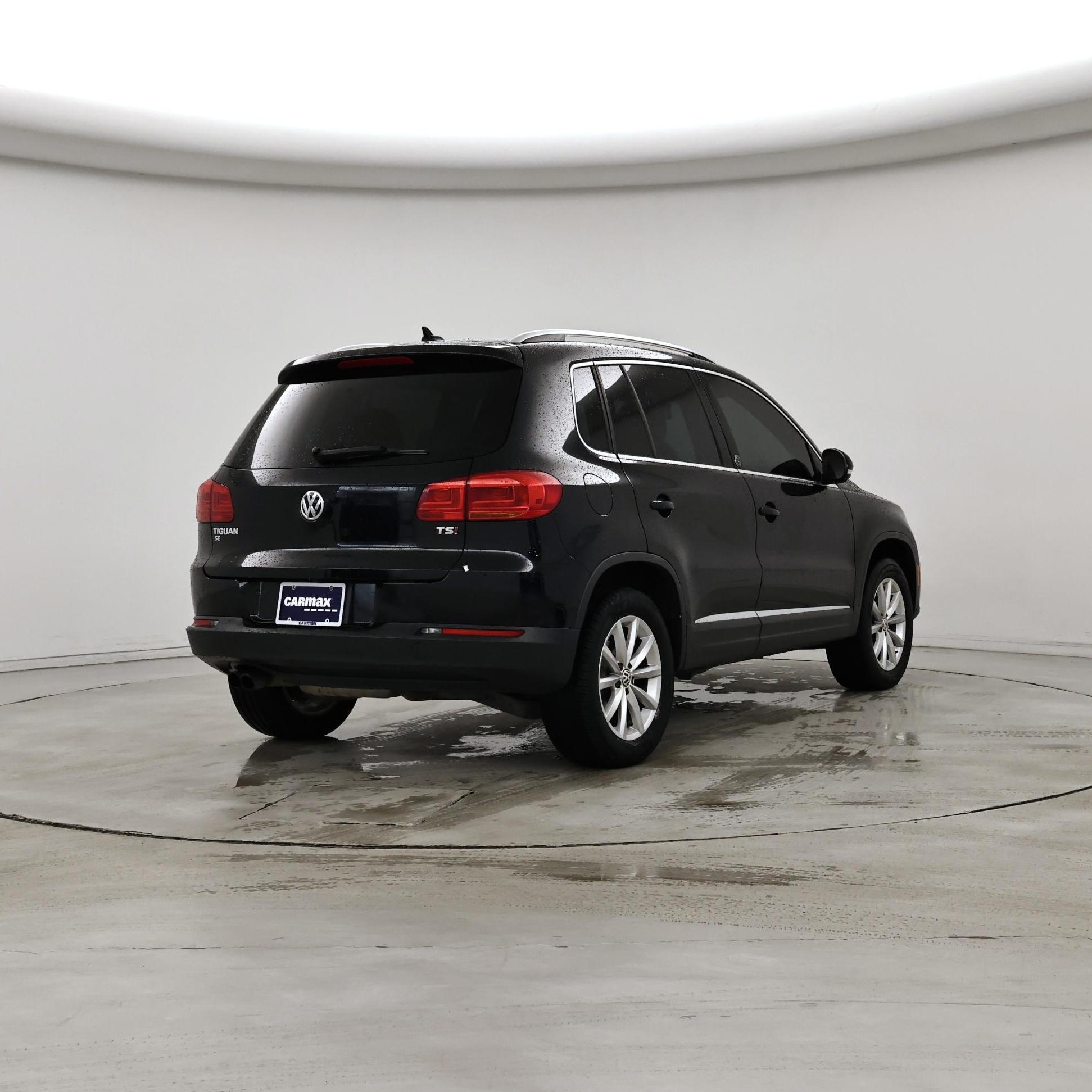 Thumbnail: 2017 Volkswagen Tiguan - 8