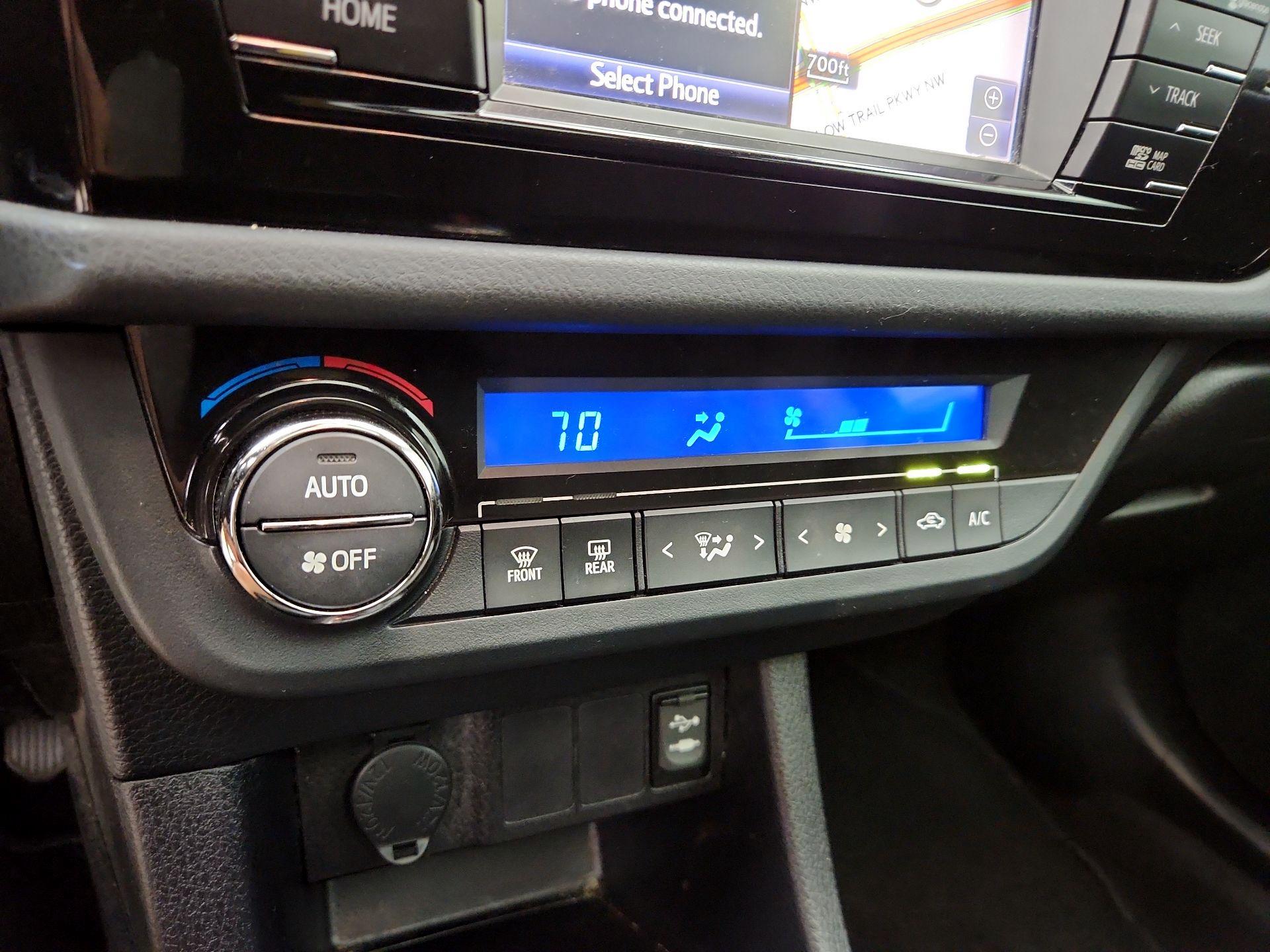 Thumbnail: 2016 Toyota Corolla - 16