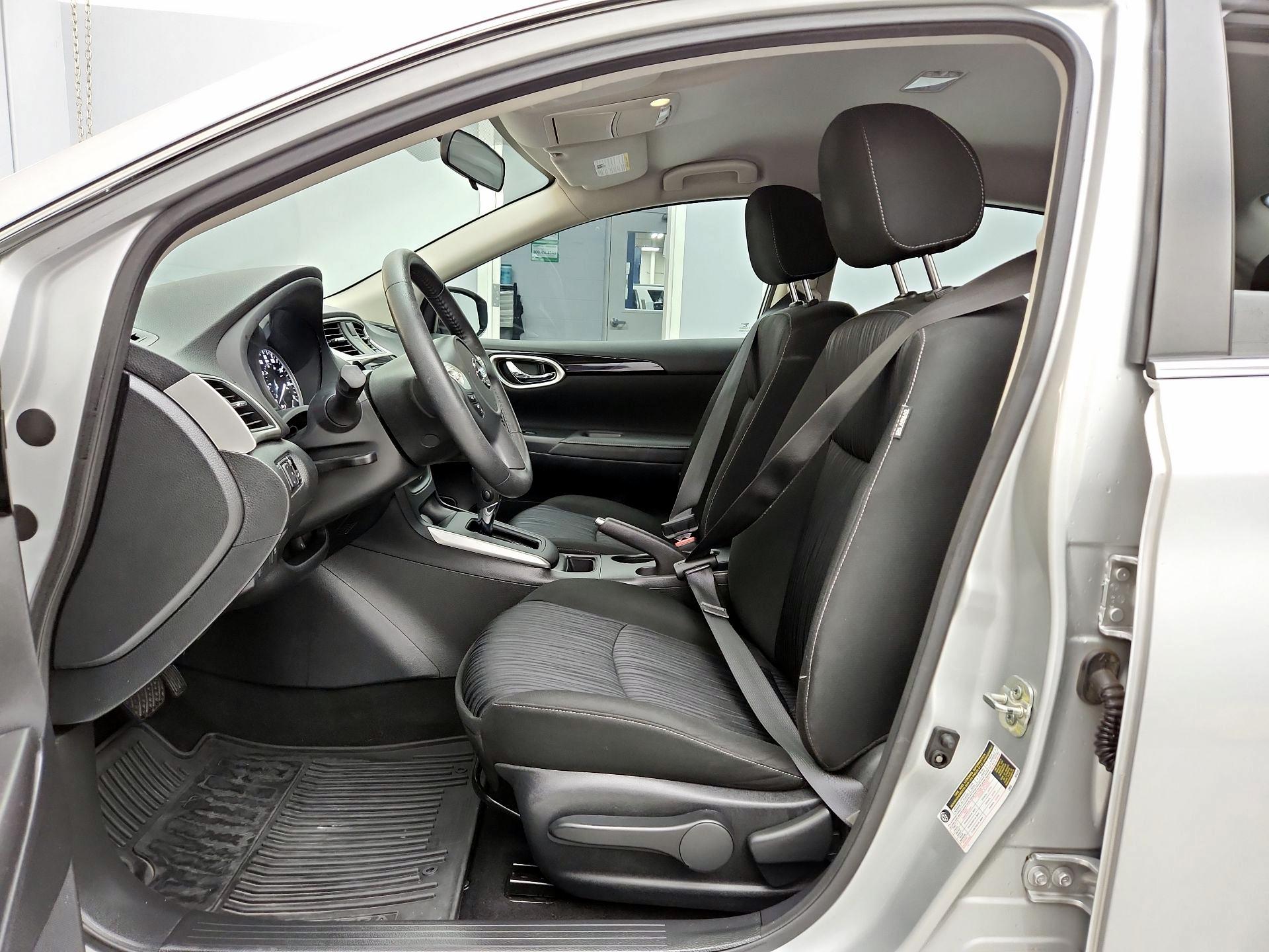 Thumbnail: 2019 Nissan Sentra - 11