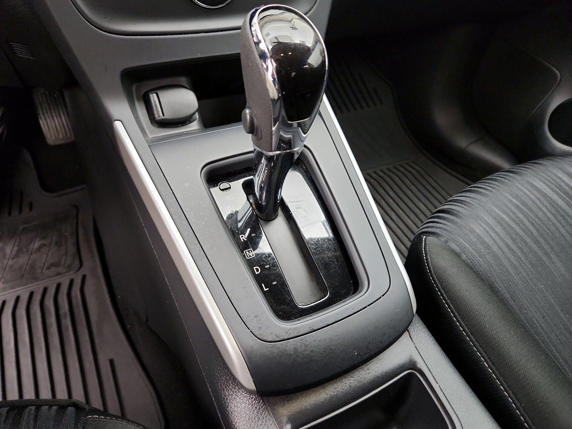 Thumbnail: 2019 Nissan Sentra - 17