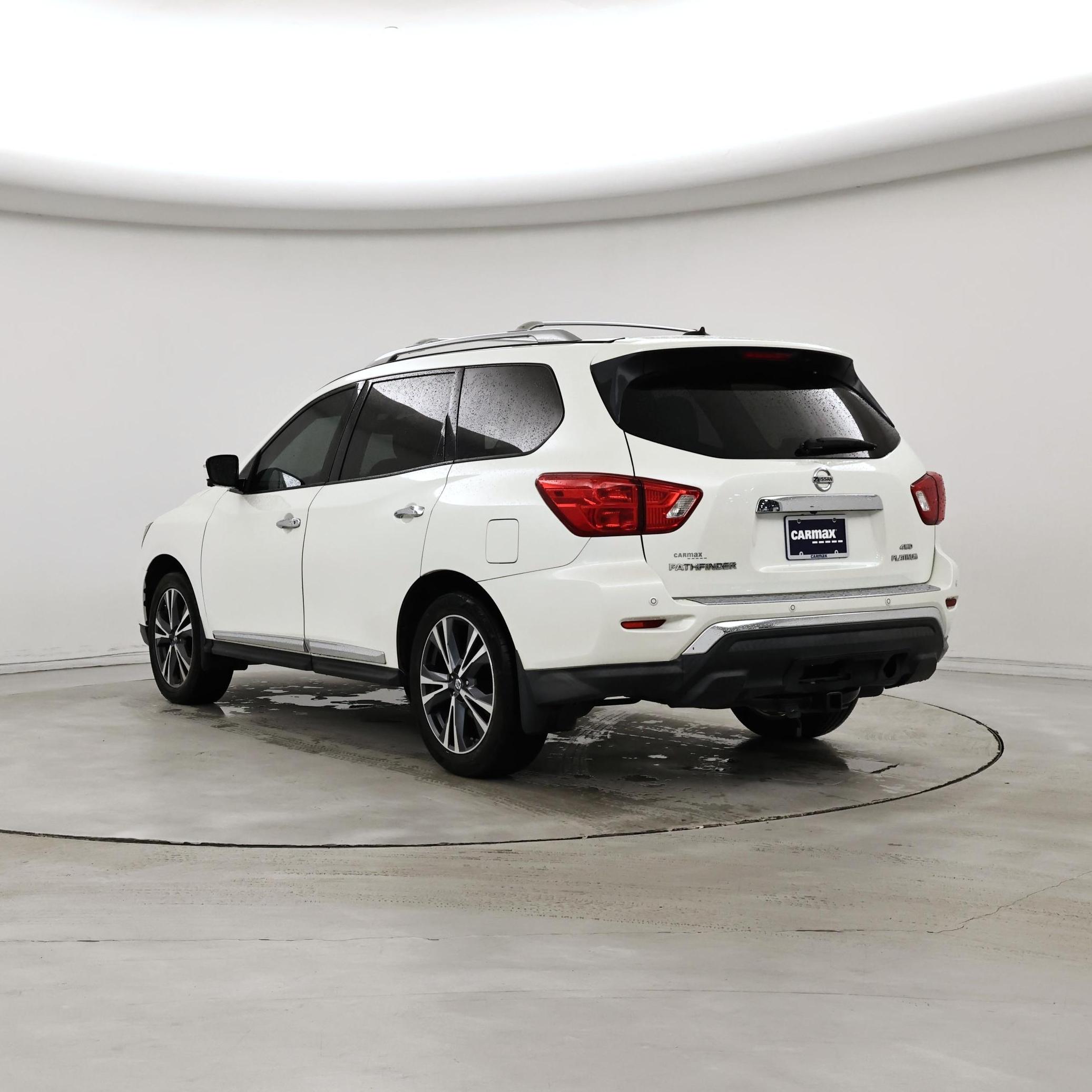 Thumbnail: 2017 Nissan Pathfinder - 2