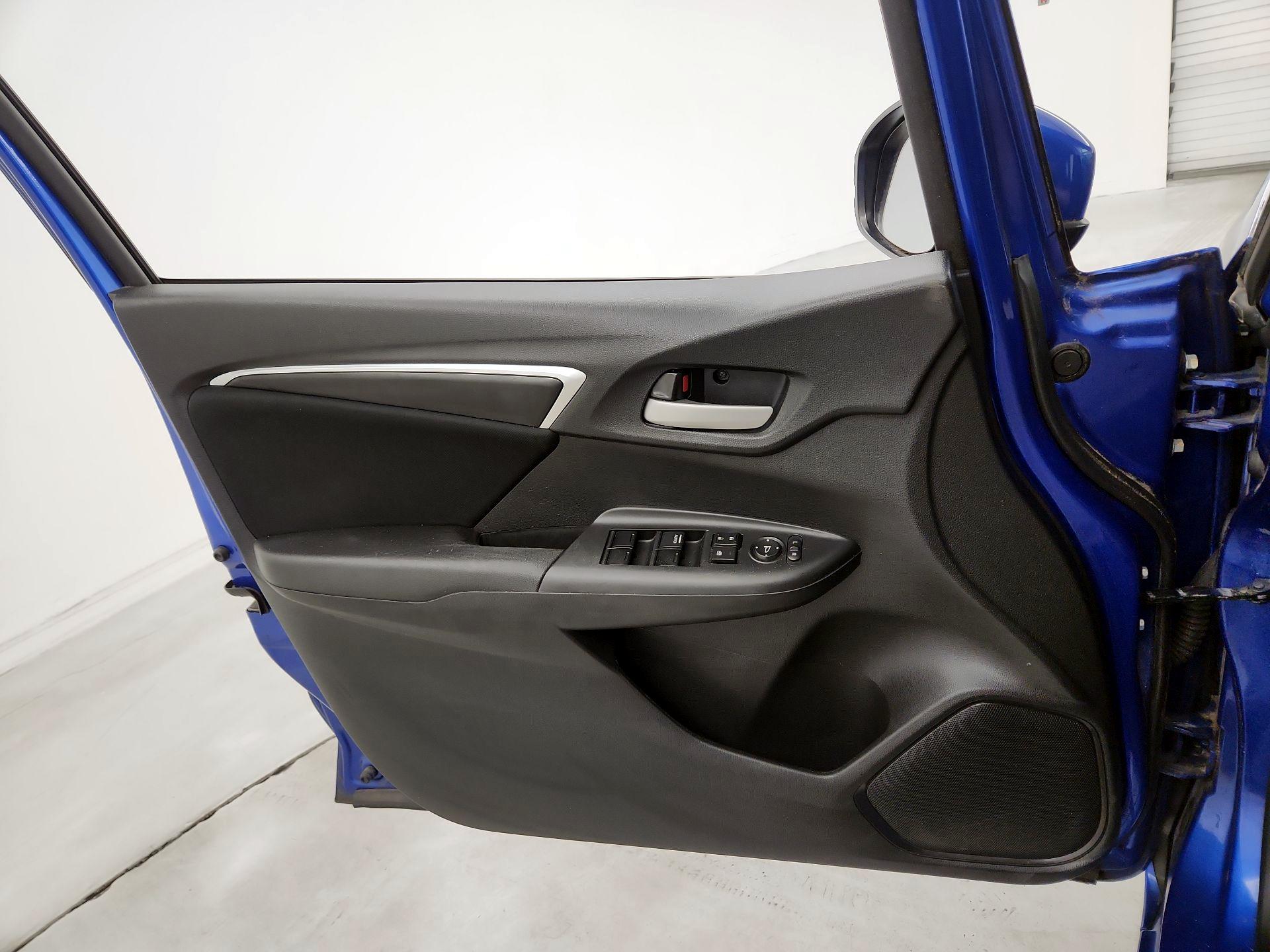 Thumbnail: 2015 Honda Fit - 10